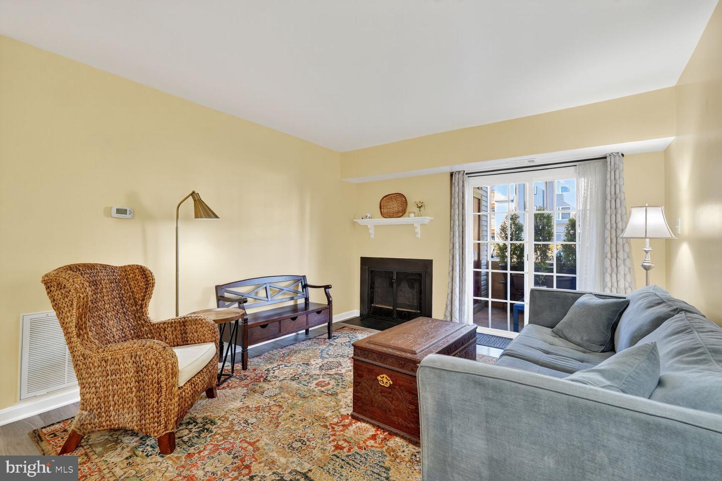 6918 VICTORIA DR #D, ALEXANDRIA, Virginia 22310, 2 Bedrooms Bedrooms, ,2 BathroomsBathrooms,Residential,For sale,6918 VICTORIA DR #D,VAFX2275750 MLS # VAFX2275750 6918 VICTORIA DR #D, ALEXANDRIA, Virginia 22310, 2 Bedrooms Bedrooms, ,2 BathroomsBathrooms,Residential,For sale,6918 VICTORIA DR #D,VAFX2275750 MLS # VAFX2275750