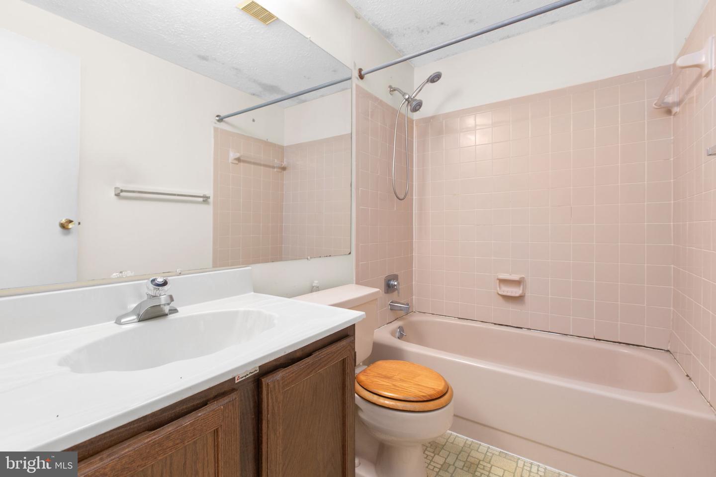 105 SPRINGWOOD DR, FREDERICKSBURG, Virginia 22401, 5 Bedrooms Bedrooms, ,2 BathroomsBathrooms,Residential,For sale,105 SPRINGWOOD DR,VAFB2009164 MLS # VAFB2009164 105 SPRINGWOOD DR, FREDERICKSBURG, Virginia 22401, 5 Bedrooms Bedrooms, ,2 BathroomsBathrooms,Residential,For sale,105 SPRINGWOOD DR,VAFB2009164 MLS # VAFB2009164