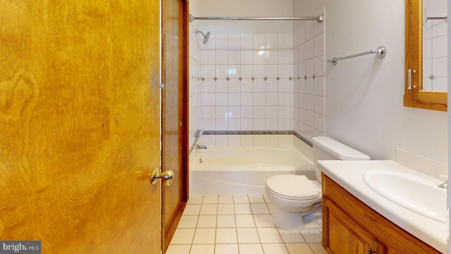 13366 HUNGERFORD PL, HERNDON, Virginia 20170, 2 Bedrooms Bedrooms, ,1 BathroomBathrooms,Residential,For sale,13366 HUNGERFORD PL,VAFX2275786 MLS # VAFX2275786 13366 HUNGERFORD PL, HERNDON, Virginia 20170, 2 Bedrooms Bedrooms, ,1 BathroomBathrooms,Residential,For sale,13366 HUNGERFORD PL,VAFX2275786 MLS # VAFX2275786