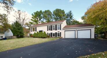 10217 MCKEAN CT, GREAT FALLS, Virginia 22066, 4 Bedrooms Bedrooms, ,3 BathroomsBathrooms,Residential,For sale,10217 MCKEAN CT,VALO2109482 MLS # VALO2109482