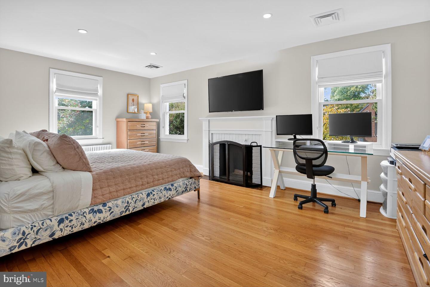 1013 26TH ST S, ARLINGTON, Virginia 22202, 4 Bedrooms Bedrooms, ,2 BathroomsBathrooms,Residential,For sale,1013 26TH ST S,VAAR2065254 MLS # VAAR2065254 1013 26TH ST S, ARLINGTON, Virginia 22202, 4 Bedrooms Bedrooms, ,2 BathroomsBathrooms,Residential,For sale,1013 26TH ST S,VAAR2065254 MLS # VAAR2065254