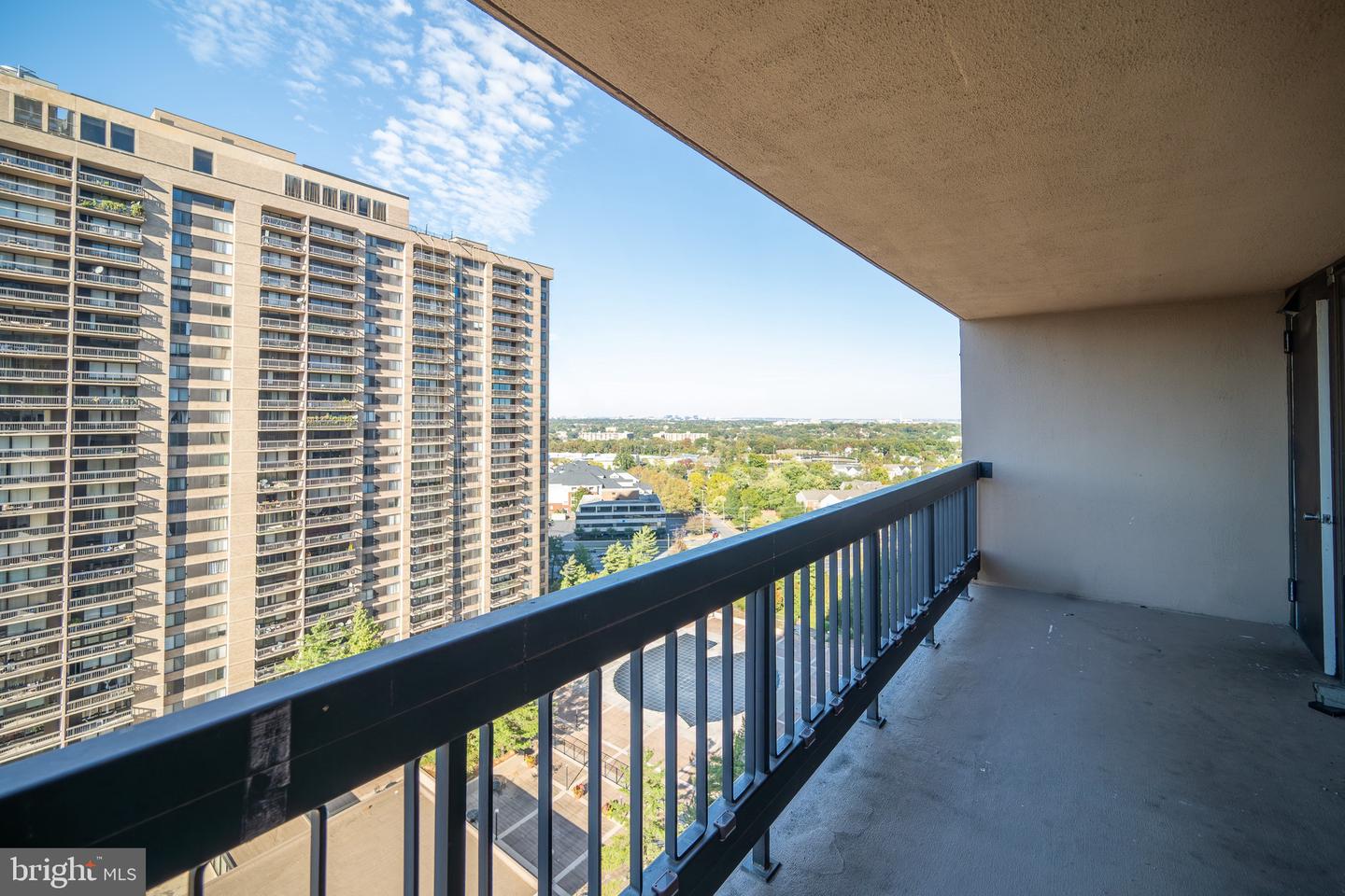 3705 S GEORGE MASON DR #1617S, FALLS CHURCH, Virginia 22041, 2 Bedrooms Bedrooms, ,2 BathroomsBathrooms,Residential,For sale,3705 S GEORGE MASON DR #1617S,VAFX2275652 MLS # VAFX2275652 3705 S GEORGE MASON DR #1617S, FALLS CHURCH, Virginia 22041, 2 Bedrooms Bedrooms, ,2 BathroomsBathrooms,Residential,For sale,3705 S GEORGE MASON DR #1617S,VAFX2275652 MLS # VAFX2275652