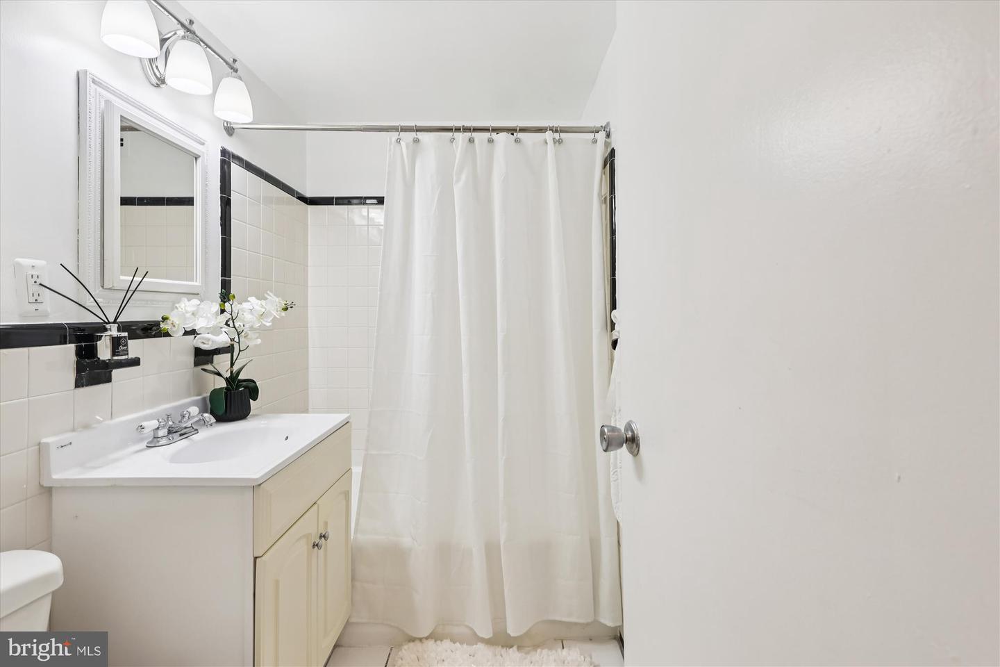 3601 WISCONSIN AVE NW #111, WASHINGTON, District Of Columbia 20016, 1 Bedroom Bedrooms, ,1 BathroomBathrooms,Residential,For sale,3601 WISCONSIN AVE NW #111,DCDC2228424 MLS # DCDC2228424 3601 WISCONSIN AVE NW #111, WASHINGTON, District Of Columbia 20016, 1 Bedroom Bedrooms, ,1 BathroomBathrooms,Residential,For sale,3601 WISCONSIN AVE NW #111,DCDC2228424 MLS # DCDC2228424