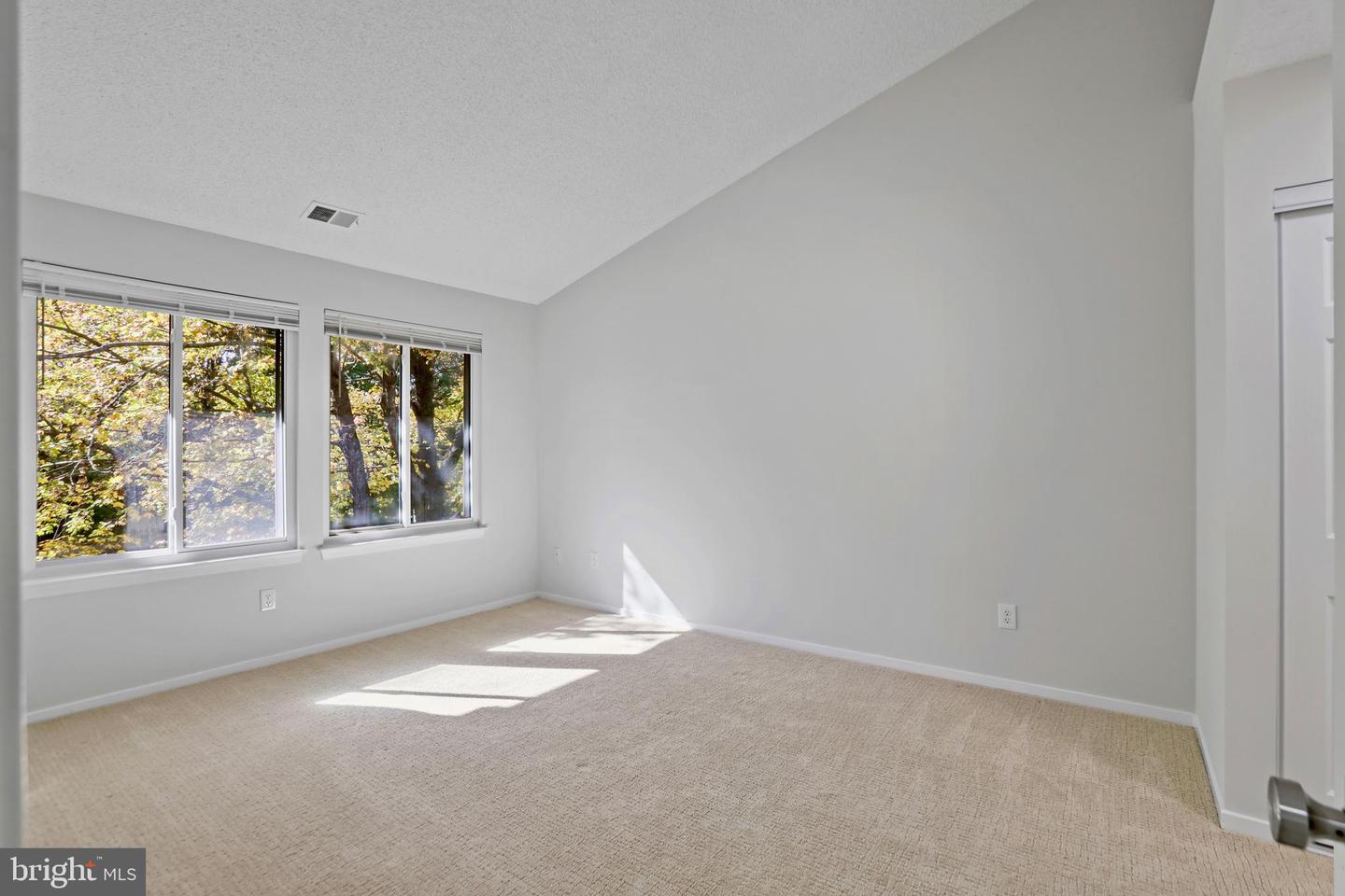 11737-B SUMMERCHASE CIR, RESTON, Virginia 20194, 2 Bedrooms Bedrooms, ,1 BathroomBathrooms,Residential,For sale,11737-B SUMMERCHASE CIR,VAFX2275816 MLS # VAFX2275816 11737-B SUMMERCHASE CIR, RESTON, Virginia 20194, 2 Bedrooms Bedrooms, ,1 BathroomBathrooms,Residential,For sale,11737-B SUMMERCHASE CIR,VAFX2275816 MLS # VAFX2275816