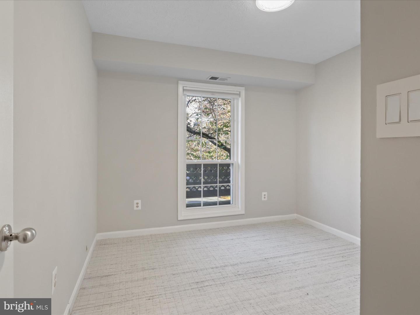 7757 WILLOW POINT DR #7757, FALLS CHURCH, Virginia 22042, 2 Bedrooms Bedrooms, ,1 BathroomBathrooms,Residential,For sale,7757 WILLOW POINT DR #7757,VAFX2275602 MLS # VAFX2275602