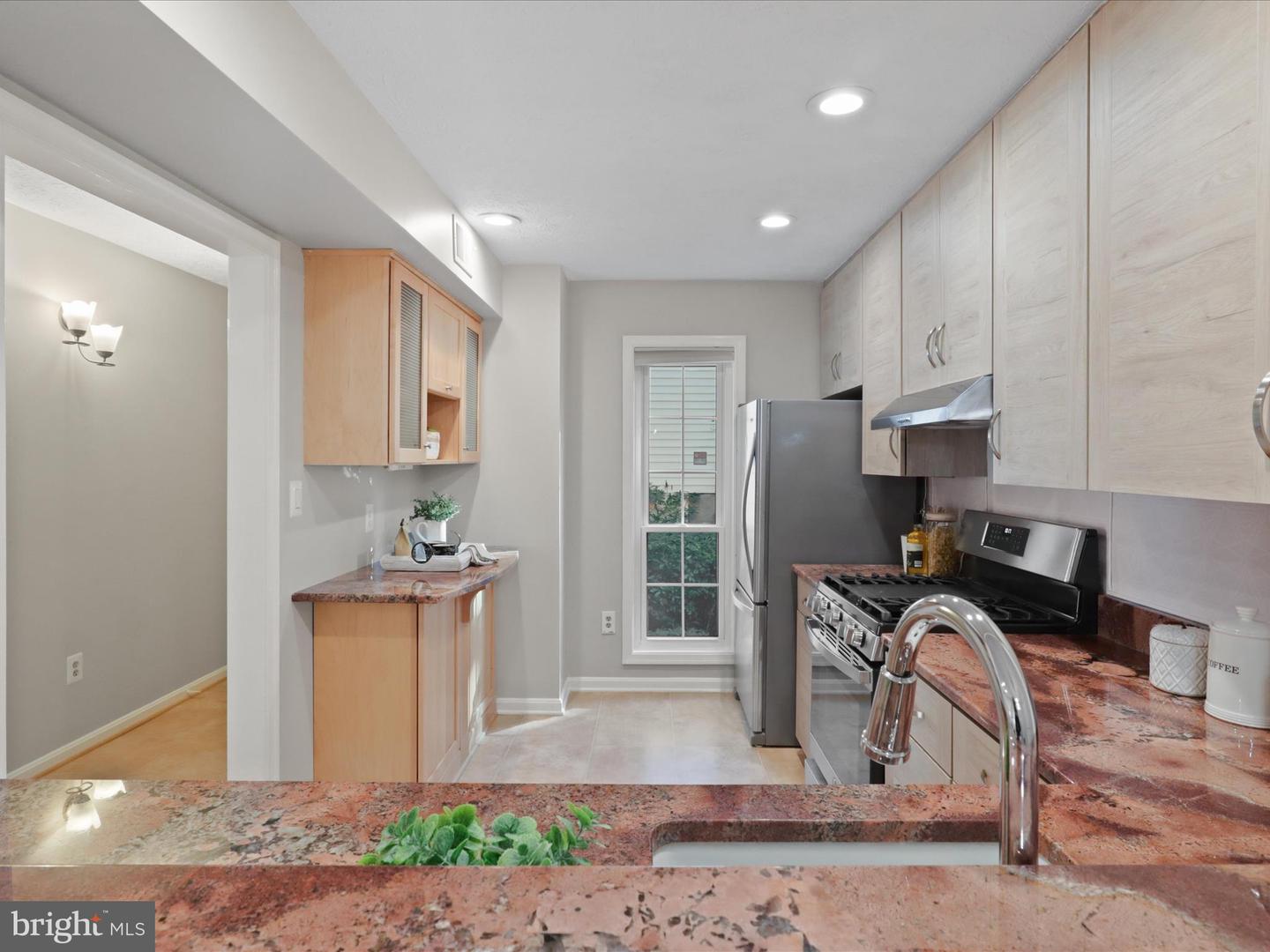 7757 WILLOW POINT DR #7757, FALLS CHURCH, Virginia 22042, 2 Bedrooms Bedrooms, ,1 BathroomBathrooms,Residential,For sale,7757 WILLOW POINT DR #7757,VAFX2275602 MLS # VAFX2275602