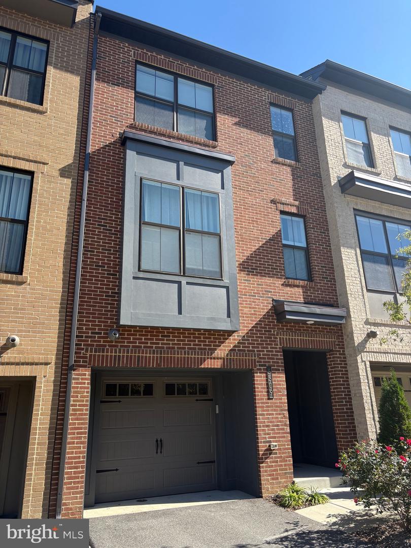 5509 VALMARANA WAY, ALEXANDRIA, Virginia 22312, 2 Bedrooms Bedrooms, ,3 BathroomsBathrooms,Residential,For sale,5509 VALMARANA WAY,VAFX2275648 MLS # VAFX2275648 5509 VALMARANA WAY, ALEXANDRIA, Virginia 22312, 2 Bedrooms Bedrooms, ,3 BathroomsBathrooms,Residential,For sale,5509 VALMARANA WAY,VAFX2275648 MLS # VAFX2275648