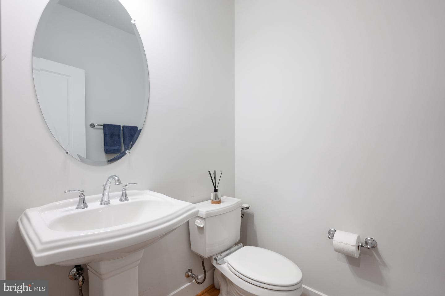 5509 VALMARANA WAY, ALEXANDRIA, Virginia 22312, 2 Bedrooms Bedrooms, ,3 BathroomsBathrooms,Residential,For sale,5509 VALMARANA WAY,VAFX2275648 MLS # VAFX2275648 5509 VALMARANA WAY, ALEXANDRIA, Virginia 22312, 2 Bedrooms Bedrooms, ,3 BathroomsBathrooms,Residential,For sale,5509 VALMARANA WAY,VAFX2275648 MLS # VAFX2275648