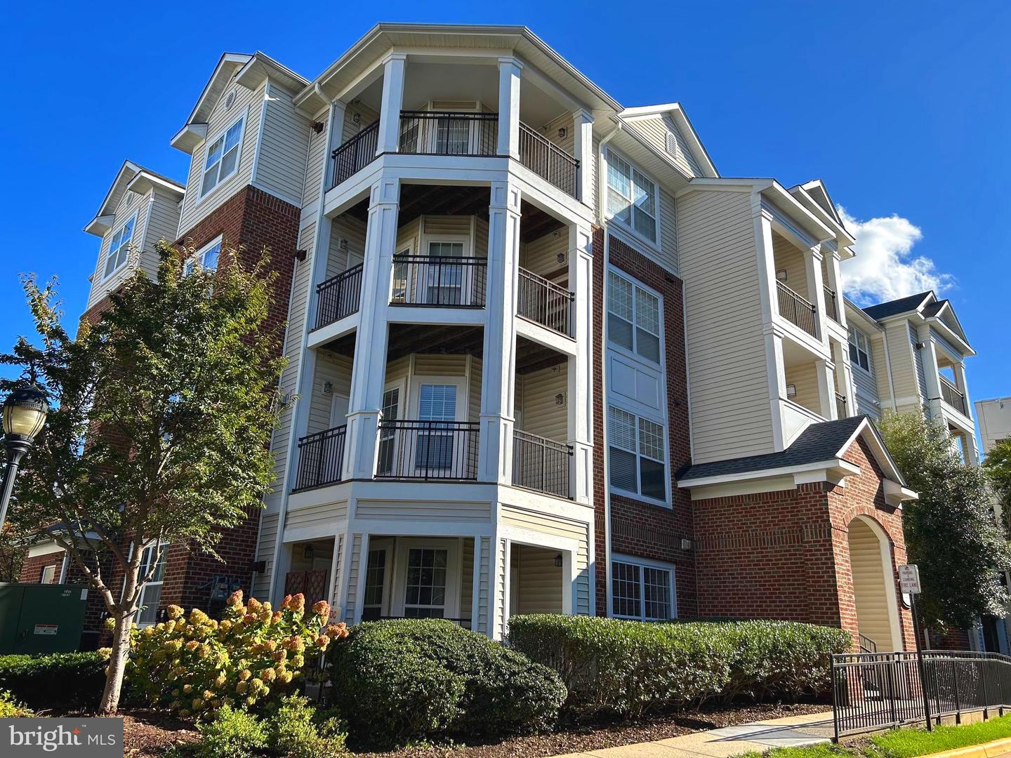 12933 CENTRE PARK CIR #305, HERNDON, Virginia 20171, 1 Bedroom Bedrooms, ,1 BathroomBathrooms,Residential,For sale,12933 CENTRE PARK CIR #305,VAFX2275902 MLS # VAFX2275902 12933 CENTRE PARK CIR #305, HERNDON, Virginia 20171, 1 Bedroom Bedrooms, ,1 BathroomBathrooms,Residential,For sale,12933 CENTRE PARK CIR #305,VAFX2275902 MLS # VAFX2275902