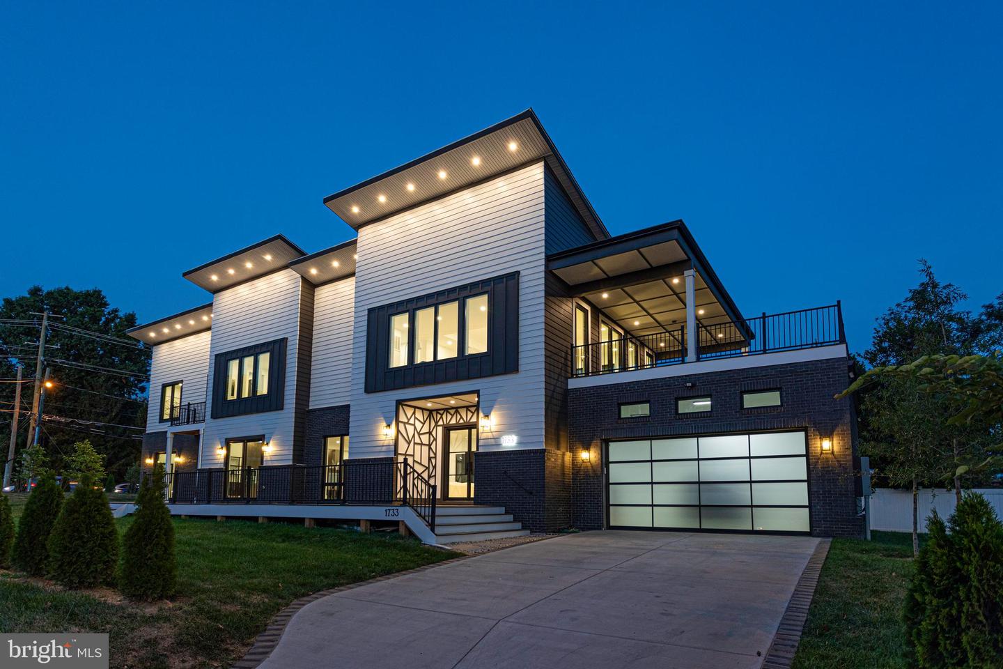1733 CHAIN BRIDGE RD, MCLEAN, Virginia 22101, 5 Bedrooms Bedrooms, ,5 BathroomsBathrooms,Residential,For sale,1733 CHAIN BRIDGE RD,VAFX2275906 MLS # VAFX2275906