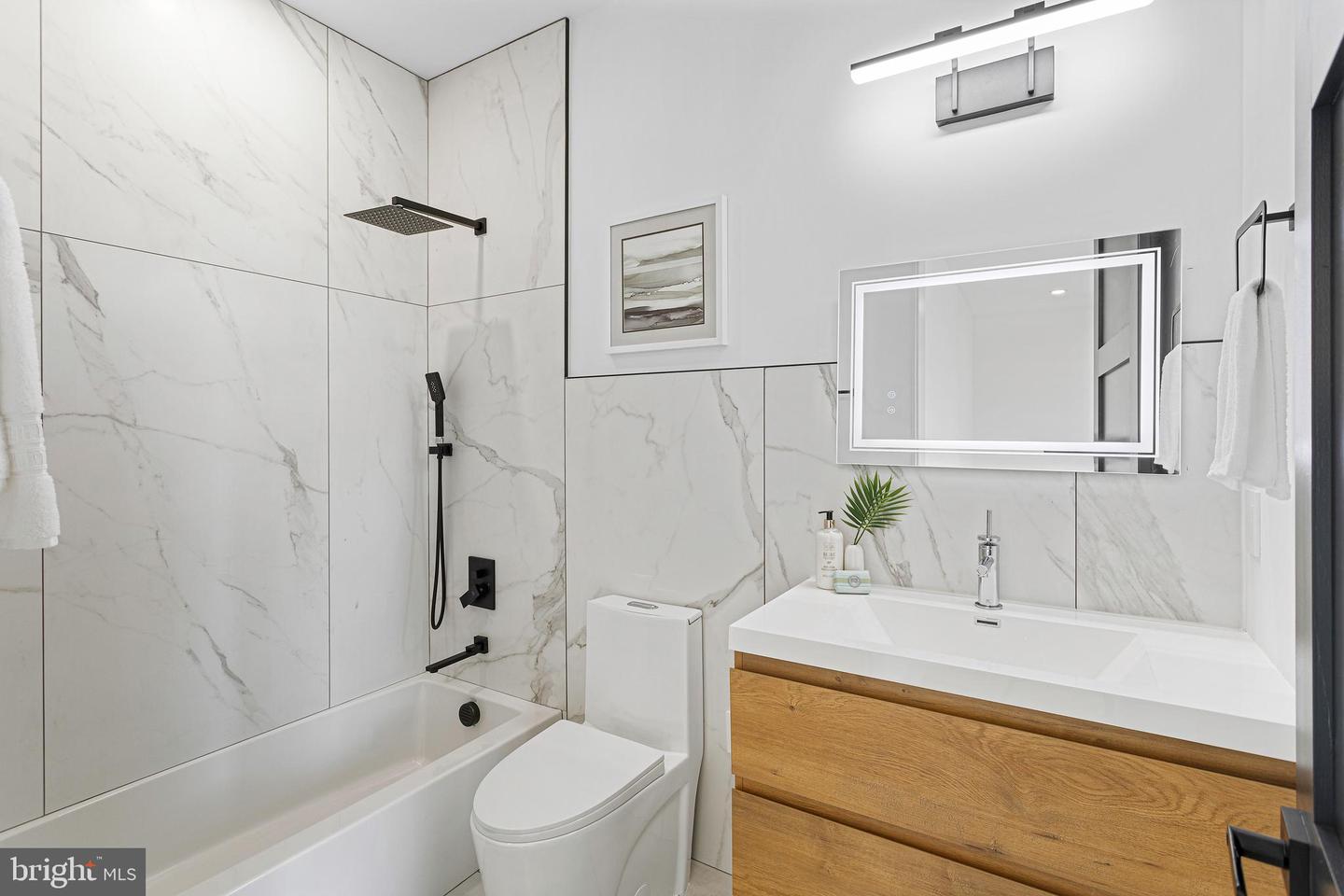 1733 CHAIN BRIDGE RD, MCLEAN, Virginia 22101, 5 Bedrooms Bedrooms, ,5 BathroomsBathrooms,Residential,For sale,1733 CHAIN BRIDGE RD,VAFX2275906 MLS # VAFX2275906