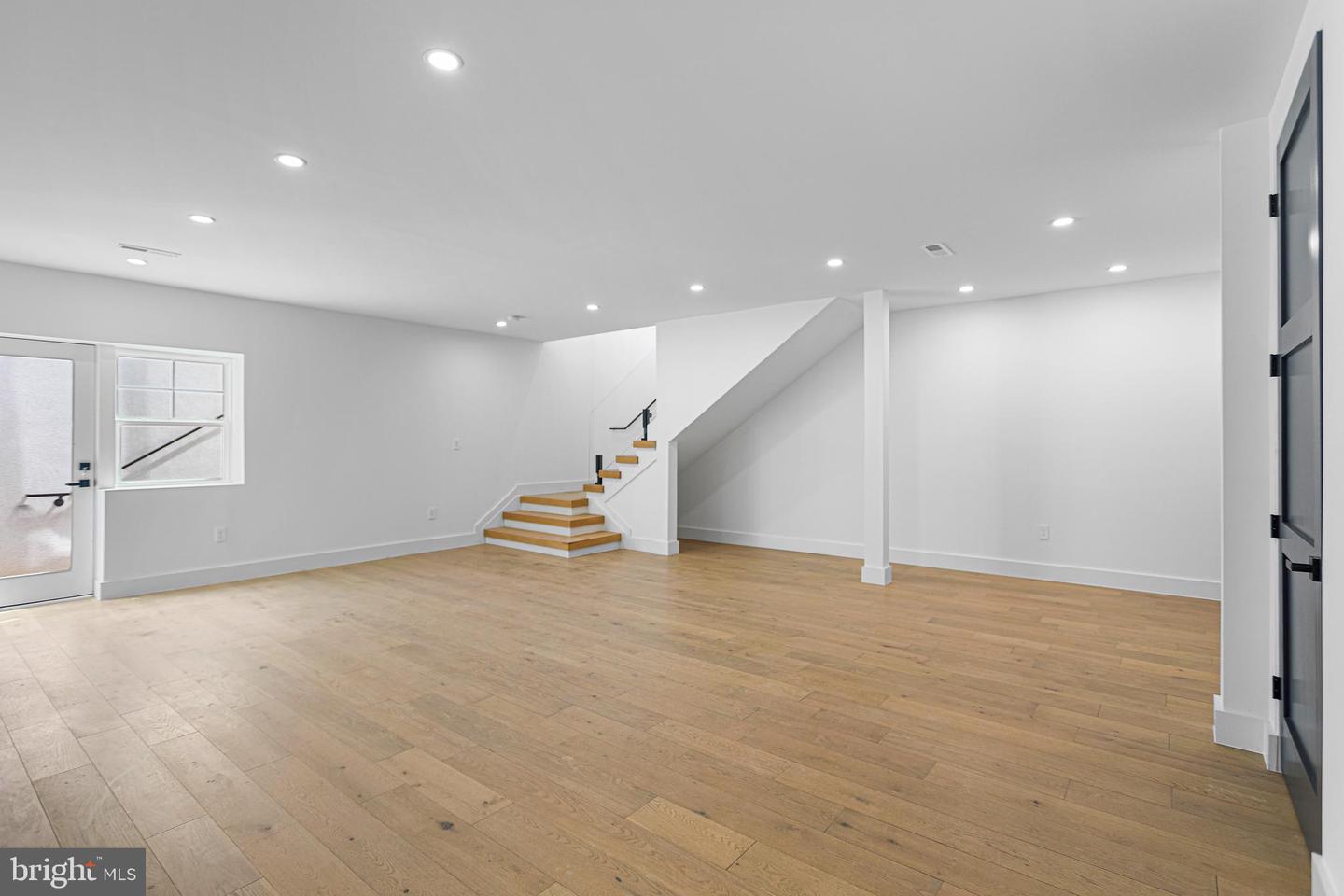 1733 CHAIN BRIDGE RD, MCLEAN, Virginia 22101, 5 Bedrooms Bedrooms, ,5 BathroomsBathrooms,Residential,For sale,1733 CHAIN BRIDGE RD,VAFX2275906 MLS # VAFX2275906