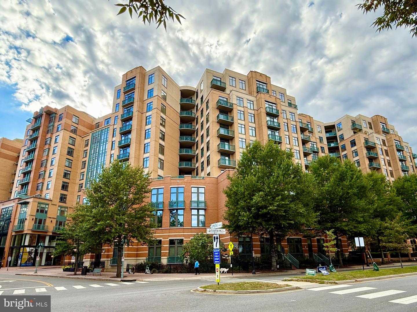 2720 S ARLINGTON MILL DR #914, ARLINGTON, Virginia 22206, 2 Bedrooms Bedrooms, 9 Rooms Rooms,2 BathroomsBathrooms,Residential,For sale,2720 S ARLINGTON MILL DR #914,VAAR2065274 MLS # VAAR2065274 2720 S ARLINGTON MILL DR #914, ARLINGTON, Virginia 22206, 2 Bedrooms Bedrooms, 9 Rooms Rooms,2 BathroomsBathrooms,Residential,For sale,2720 S ARLINGTON MILL DR #914,VAAR2065274 MLS # VAAR2065274