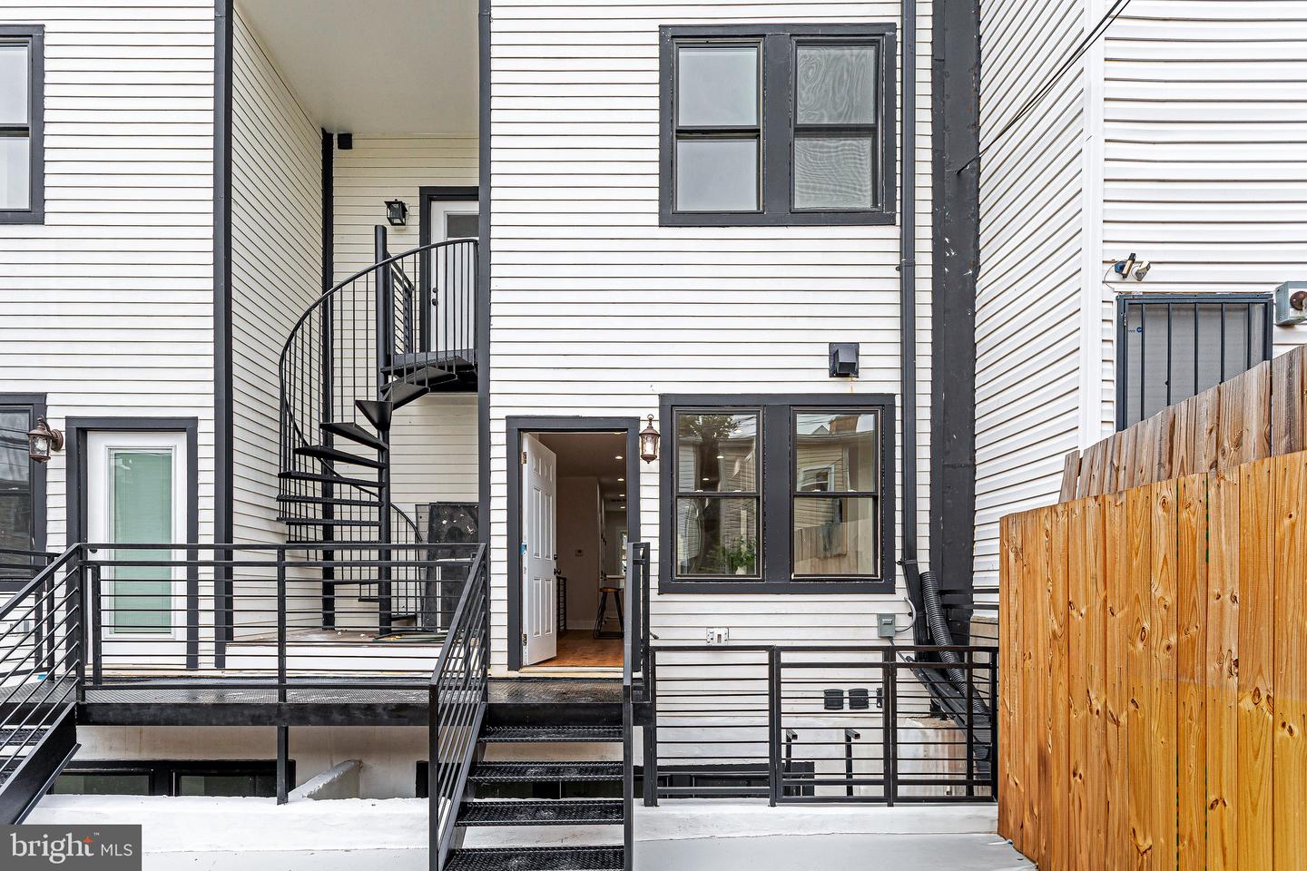 1107 QUEEN ST NE #PH-4, WASHINGTON, District Of Columbia 20002, 3 Bedrooms Bedrooms, ,1 BathroomBathrooms,Residential,For sale,1107 QUEEN ST NE #PH-4,DCDC2228558 MLS # DCDC2228558 1107 QUEEN ST NE #PH-4, WASHINGTON, District Of Columbia 20002, 3 Bedrooms Bedrooms, ,1 BathroomBathrooms,Residential,For sale,1107 QUEEN ST NE #PH-4,DCDC2228558 MLS # DCDC2228558