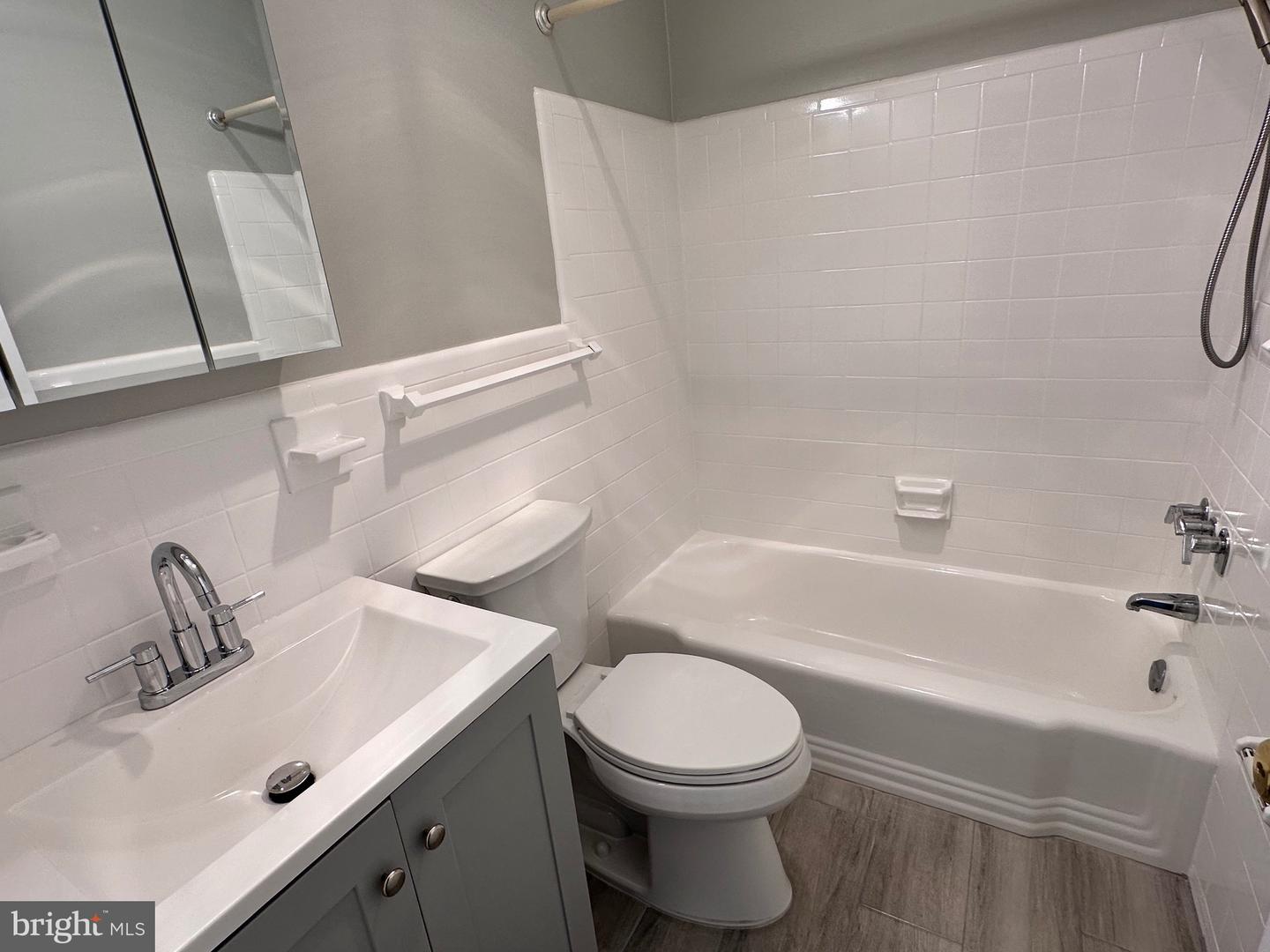 6641 WAKEFIELD DR #616, ALEXANDRIA, Virginia 22307, 2 Bedrooms Bedrooms, ,1 BathroomBathrooms,Residential,For sale,6641 WAKEFIELD DR #616,VAFX2275936 MLS # VAFX2275936 6641 WAKEFIELD DR #616, ALEXANDRIA, Virginia 22307, 2 Bedrooms Bedrooms, ,1 BathroomBathrooms,Residential,For sale,6641 WAKEFIELD DR #616,VAFX2275936 MLS # VAFX2275936