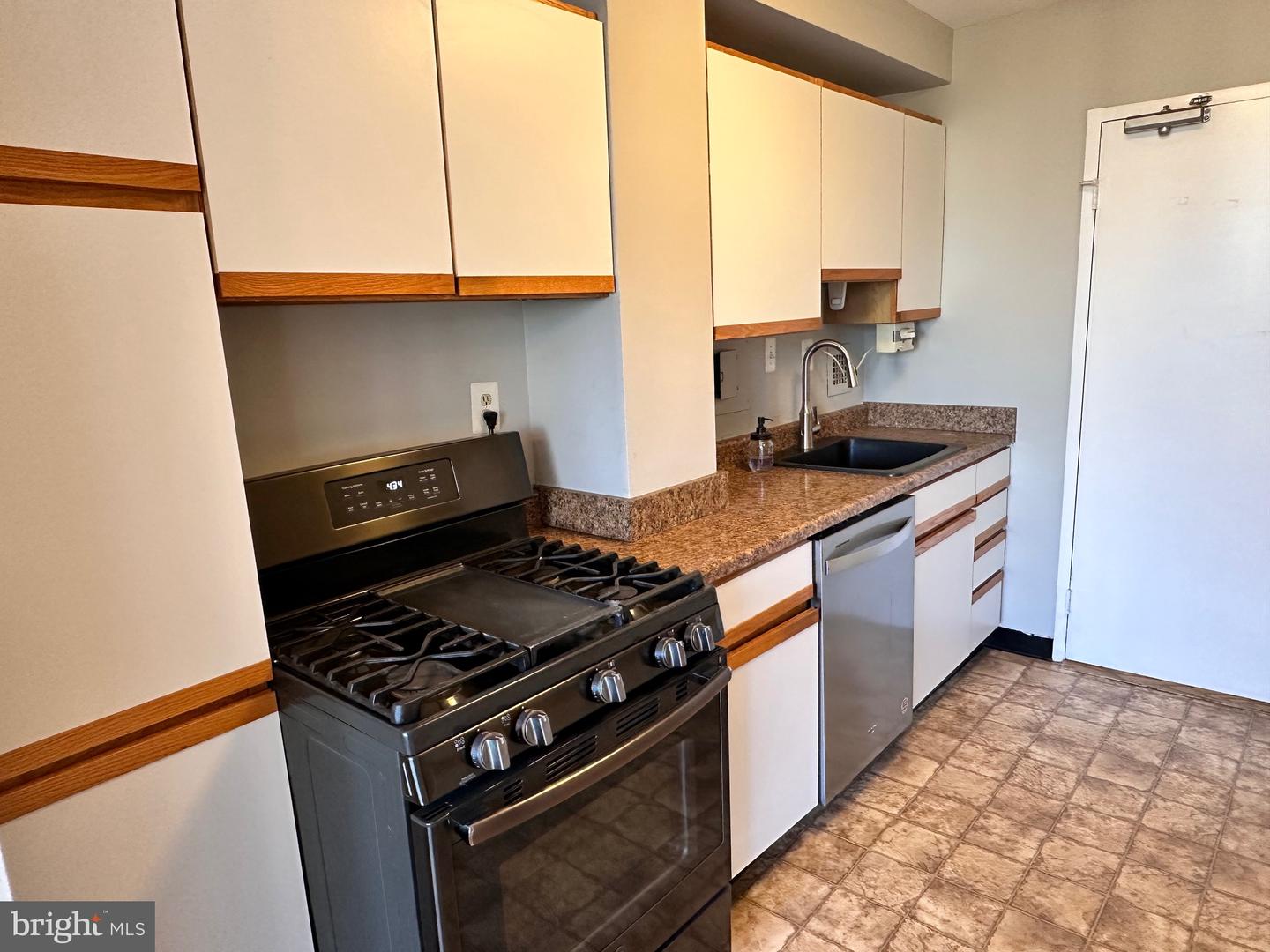 6641 WAKEFIELD DR #616, ALEXANDRIA, Virginia 22307, 2 Bedrooms Bedrooms, ,1 BathroomBathrooms,Residential,For sale,6641 WAKEFIELD DR #616,VAFX2275936 MLS # VAFX2275936 6641 WAKEFIELD DR #616, ALEXANDRIA, Virginia 22307, 2 Bedrooms Bedrooms, ,1 BathroomBathrooms,Residential,For sale,6641 WAKEFIELD DR #616,VAFX2275936 MLS # VAFX2275936