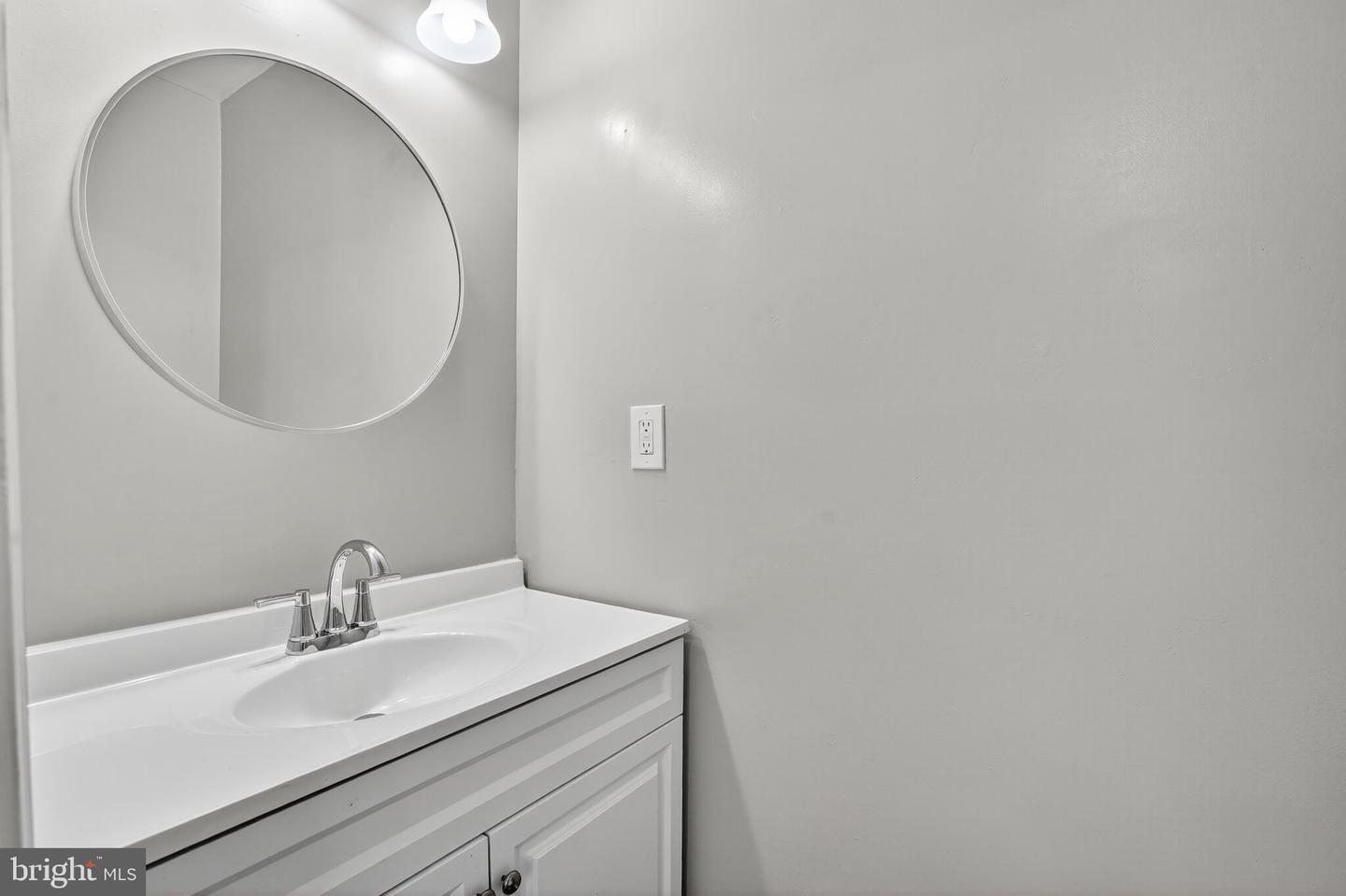 7626 LEE LANDING DR, FALLS CHURCH, Virginia 22043, 2 Bedrooms Bedrooms, 4 Rooms Rooms,1 BathroomBathrooms,Residential,For sale,7626 LEE LANDING DR,VAFX2275938 MLS # VAFX2275938 7626 LEE LANDING DR, FALLS CHURCH, Virginia 22043, 2 Bedrooms Bedrooms, 4 Rooms Rooms,1 BathroomBathrooms,Residential,For sale,7626 LEE LANDING DR,VAFX2275938 MLS # VAFX2275938