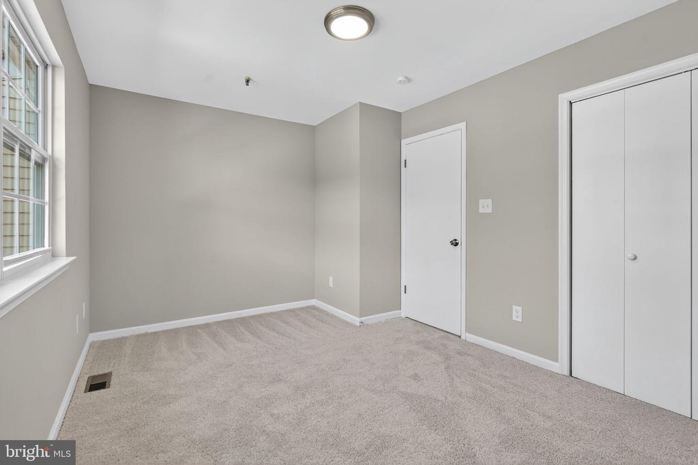7626 LEE LANDING DR, FALLS CHURCH, Virginia 22043, 2 Bedrooms Bedrooms, 4 Rooms Rooms,1 BathroomBathrooms,Residential,For sale,7626 LEE LANDING DR,VAFX2275938 MLS # VAFX2275938 7626 LEE LANDING DR, FALLS CHURCH, Virginia 22043, 2 Bedrooms Bedrooms, 4 Rooms Rooms,1 BathroomBathrooms,Residential,For sale,7626 LEE LANDING DR,VAFX2275938 MLS # VAFX2275938