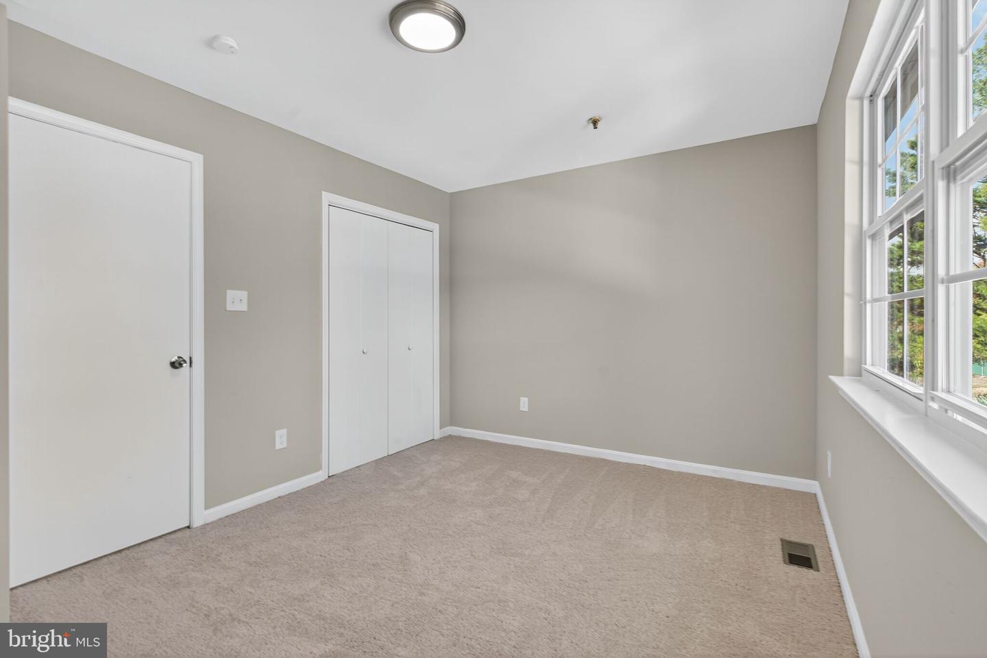 7626 LEE LANDING DR, FALLS CHURCH, Virginia 22043, 2 Bedrooms Bedrooms, 4 Rooms Rooms,1 BathroomBathrooms,Residential,For sale,7626 LEE LANDING DR,VAFX2275938 MLS # VAFX2275938 7626 LEE LANDING DR, FALLS CHURCH, Virginia 22043, 2 Bedrooms Bedrooms, 4 Rooms Rooms,1 BathroomBathrooms,Residential,For sale,7626 LEE LANDING DR,VAFX2275938 MLS # VAFX2275938