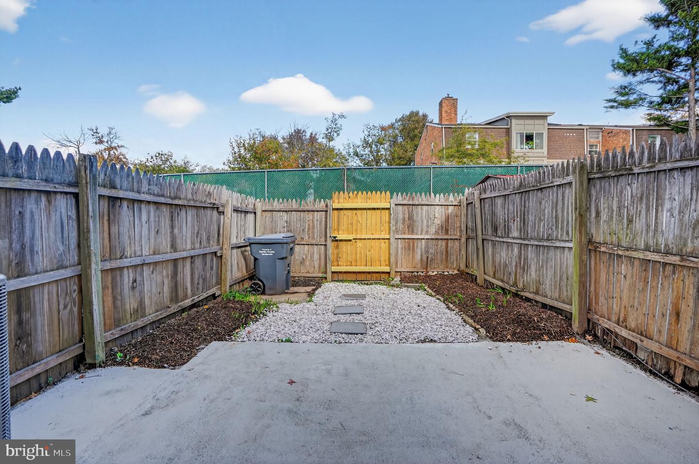 7626 LEE LANDING DR, FALLS CHURCH, Virginia 22043, 2 Bedrooms Bedrooms, 4 Rooms Rooms,1 BathroomBathrooms,Residential,For sale,7626 LEE LANDING DR,VAFX2275938 MLS # VAFX2275938 7626 LEE LANDING DR, FALLS CHURCH, Virginia 22043, 2 Bedrooms Bedrooms, 4 Rooms Rooms,1 BathroomBathrooms,Residential,For sale,7626 LEE LANDING DR,VAFX2275938 MLS # VAFX2275938