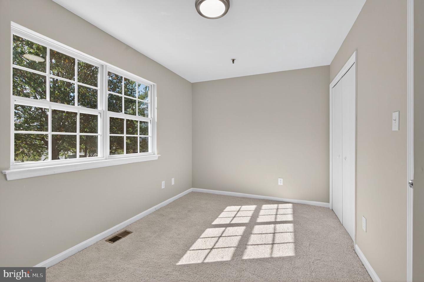 7626 LEE LANDING DR, FALLS CHURCH, Virginia 22043, 2 Bedrooms Bedrooms, 4 Rooms Rooms,1 BathroomBathrooms,Residential,For sale,7626 LEE LANDING DR,VAFX2275938 MLS # VAFX2275938 7626 LEE LANDING DR, FALLS CHURCH, Virginia 22043, 2 Bedrooms Bedrooms, 4 Rooms Rooms,1 BathroomBathrooms,Residential,For sale,7626 LEE LANDING DR,VAFX2275938 MLS # VAFX2275938