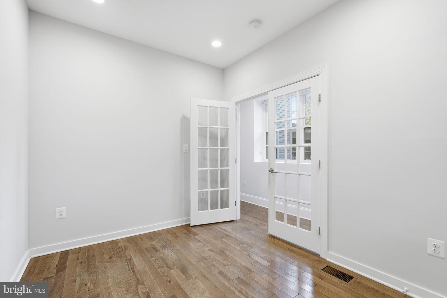 2302 WESTMORELAND ST, FALLS CHURCH, Virginia 22046, 5 Bedrooms Bedrooms, ,4 BathroomsBathrooms,Residential,For sale,2302 WESTMORELAND ST,VAFX2275958 MLS # VAFX2275958 2302 WESTMORELAND ST, FALLS CHURCH, Virginia 22046, 5 Bedrooms Bedrooms, ,4 BathroomsBathrooms,Residential,For sale,2302 WESTMORELAND ST,VAFX2275958 MLS # VAFX2275958