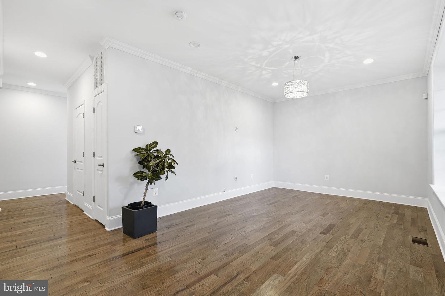 2302 WESTMORELAND ST, FALLS CHURCH, Virginia 22046, 5 Bedrooms Bedrooms, ,4 BathroomsBathrooms,Residential,For sale,2302 WESTMORELAND ST,VAFX2275958 MLS # VAFX2275958 2302 WESTMORELAND ST, FALLS CHURCH, Virginia 22046, 5 Bedrooms Bedrooms, ,4 BathroomsBathrooms,Residential,For sale,2302 WESTMORELAND ST,VAFX2275958 MLS # VAFX2275958