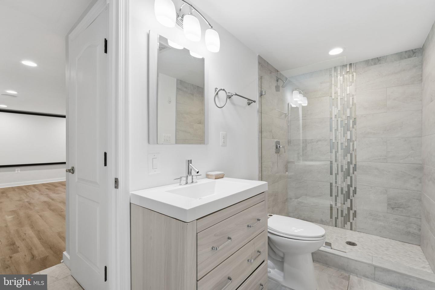2302 WESTMORELAND ST, FALLS CHURCH, Virginia 22046, 5 Bedrooms Bedrooms, ,4 BathroomsBathrooms,Residential,For sale,2302 WESTMORELAND ST,VAFX2275958 MLS # VAFX2275958 2302 WESTMORELAND ST, FALLS CHURCH, Virginia 22046, 5 Bedrooms Bedrooms, ,4 BathroomsBathrooms,Residential,For sale,2302 WESTMORELAND ST,VAFX2275958 MLS # VAFX2275958