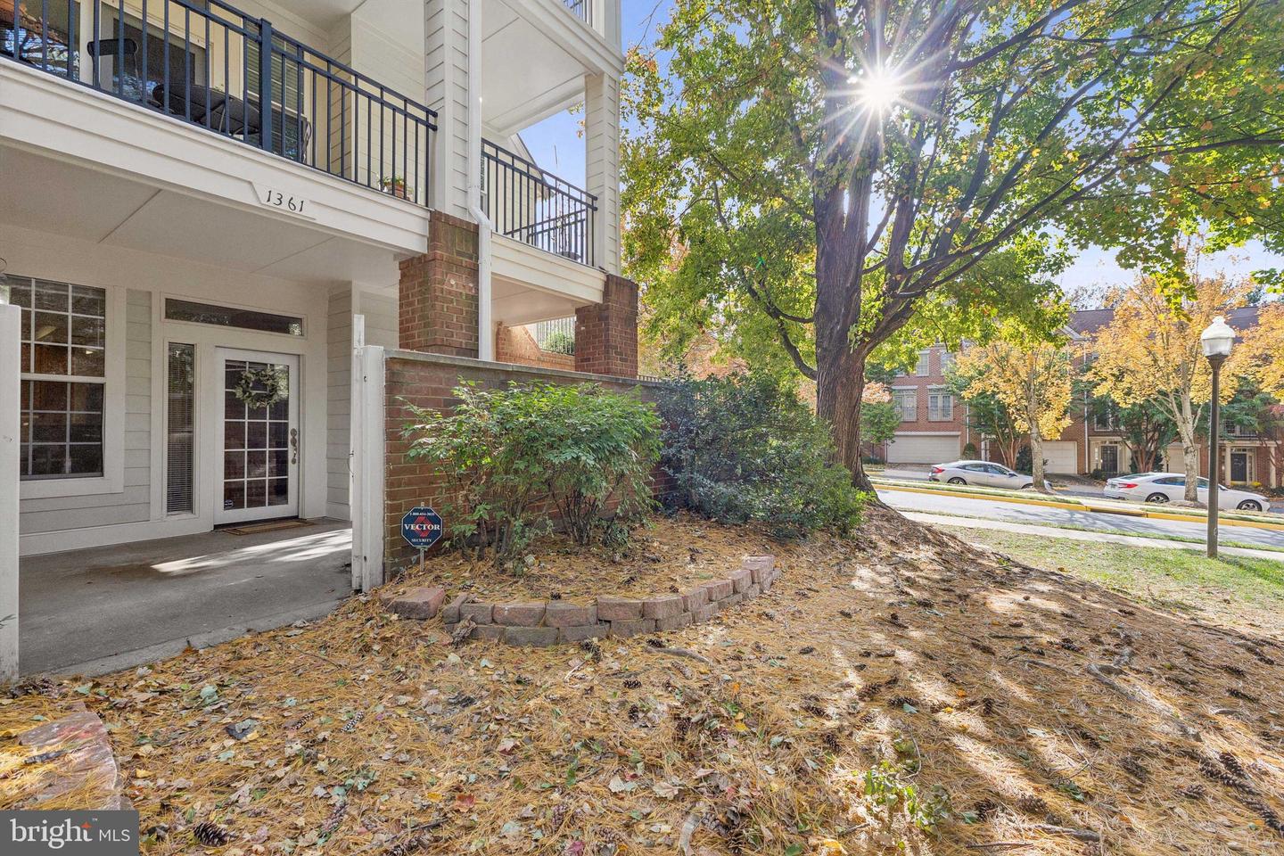 1361 GARDEN WALL CIR #701, RESTON, Virginia 20194, 2 Bedrooms Bedrooms, 5 Rooms Rooms,1 BathroomBathrooms,Residential,For sale,1361 GARDEN WALL CIR #701,VAFX2275966 MLS # VAFX2275966 1361 GARDEN WALL CIR #701, RESTON, Virginia 20194, 2 Bedrooms Bedrooms, 5 Rooms Rooms,1 BathroomBathrooms,Residential,For sale,1361 GARDEN WALL CIR #701,VAFX2275966 MLS # VAFX2275966