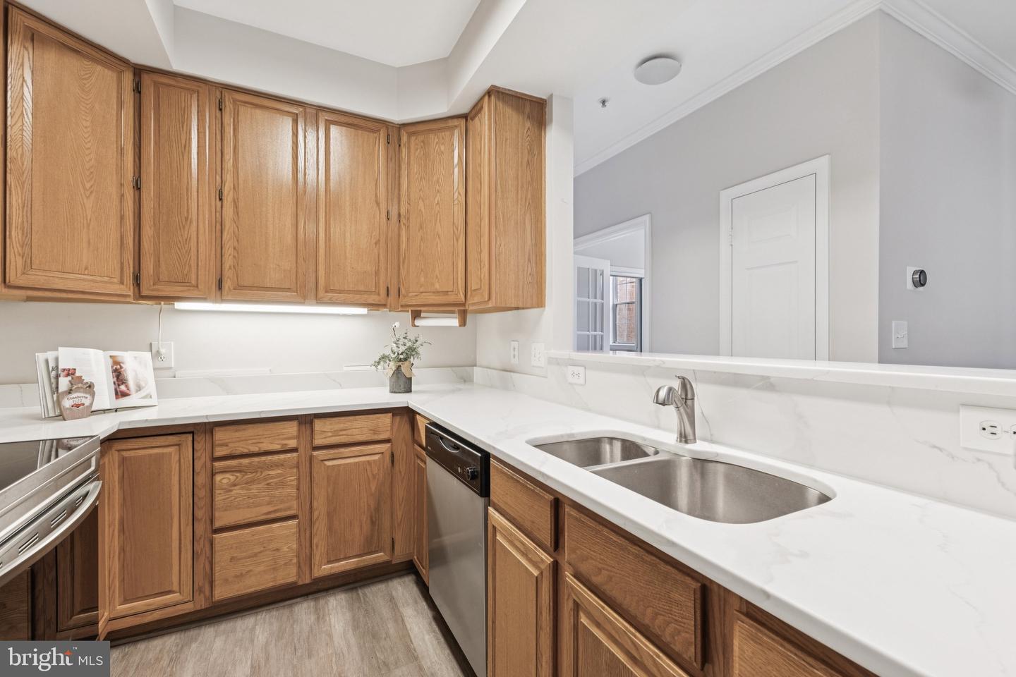 1361 GARDEN WALL CIR #701, RESTON, Virginia 20194, 2 Bedrooms Bedrooms, 5 Rooms Rooms,1 BathroomBathrooms,Residential,For sale,1361 GARDEN WALL CIR #701,VAFX2275966 MLS # VAFX2275966 1361 GARDEN WALL CIR #701, RESTON, Virginia 20194, 2 Bedrooms Bedrooms, 5 Rooms Rooms,1 BathroomBathrooms,Residential,For sale,1361 GARDEN WALL CIR #701,VAFX2275966 MLS # VAFX2275966