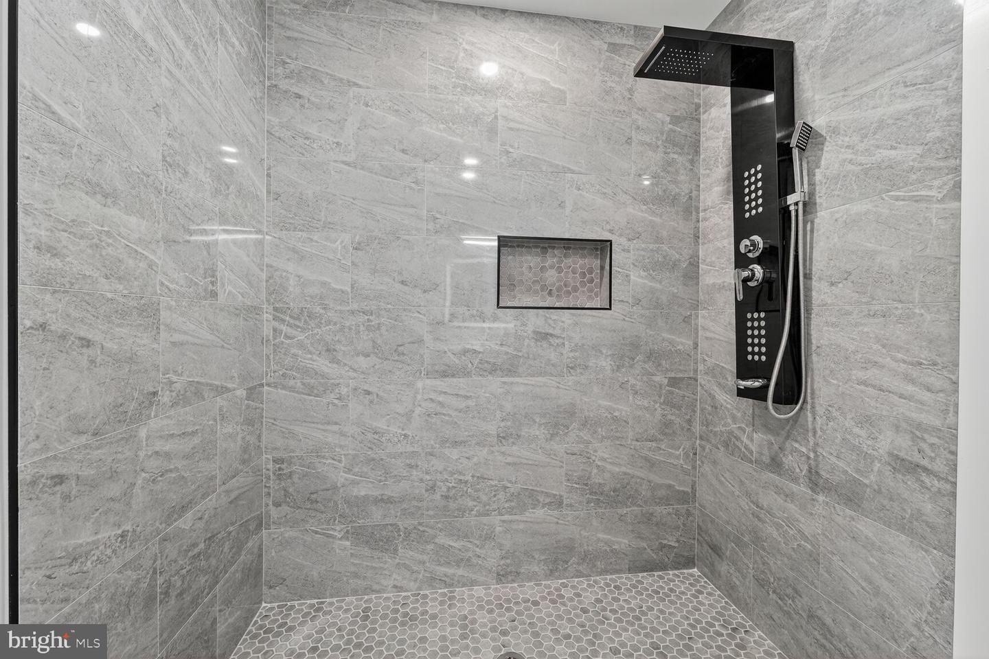 1723 STANTON TER SE, WASHINGTON, District Of Columbia 20020, 3 Bedrooms Bedrooms, 6 Rooms Rooms,3 BathroomsBathrooms,Residential,For sale,1723 STANTON TER SE,DCDC2228598 MLS # DCDC2228598