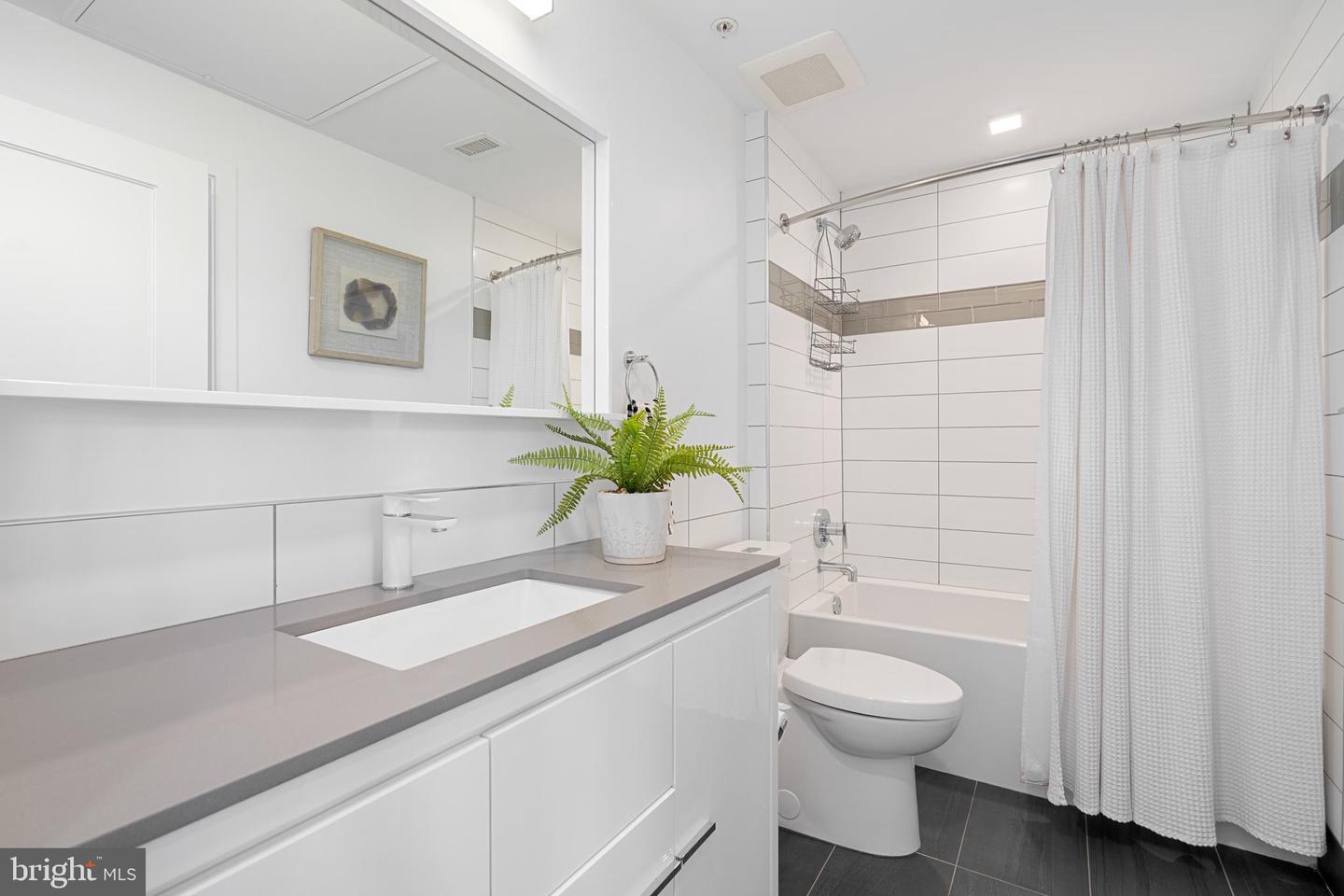 1345 K ST SE #401, WASHINGTON, District Of Columbia 20003, 2 Bedrooms Bedrooms, ,2 BathroomsBathrooms,Residential,For sale,1345 K ST SE #401,DCDC2228452 MLS # DCDC2228452 1345 K ST SE #401, WASHINGTON, District Of Columbia 20003, 2 Bedrooms Bedrooms, ,2 BathroomsBathrooms,Residential,For sale,1345 K ST SE #401,DCDC2228452 MLS # DCDC2228452