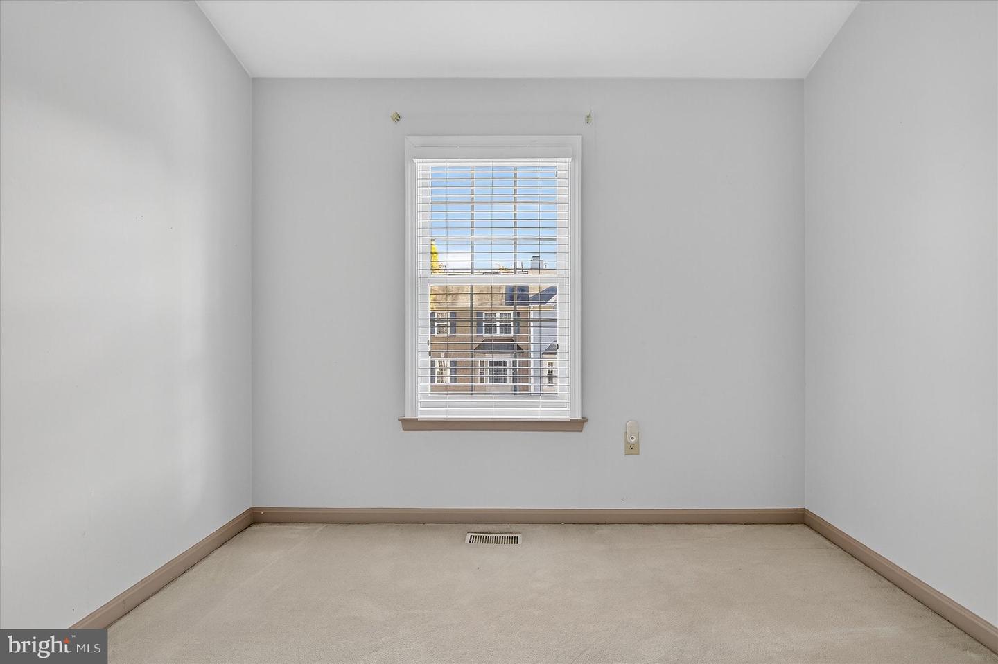 6004 KEBLE DR, ALEXANDRIA, Virginia 22315, 3 Bedrooms Bedrooms, 7 Rooms Rooms,2 BathroomsBathrooms,Residential,For sale,6004 KEBLE DR,VAFX2275848 MLS # VAFX2275848 6004 KEBLE DR, ALEXANDRIA, Virginia 22315, 3 Bedrooms Bedrooms, 7 Rooms Rooms,2 BathroomsBathrooms,Residential,For sale,6004 KEBLE DR,VAFX2275848 MLS # VAFX2275848