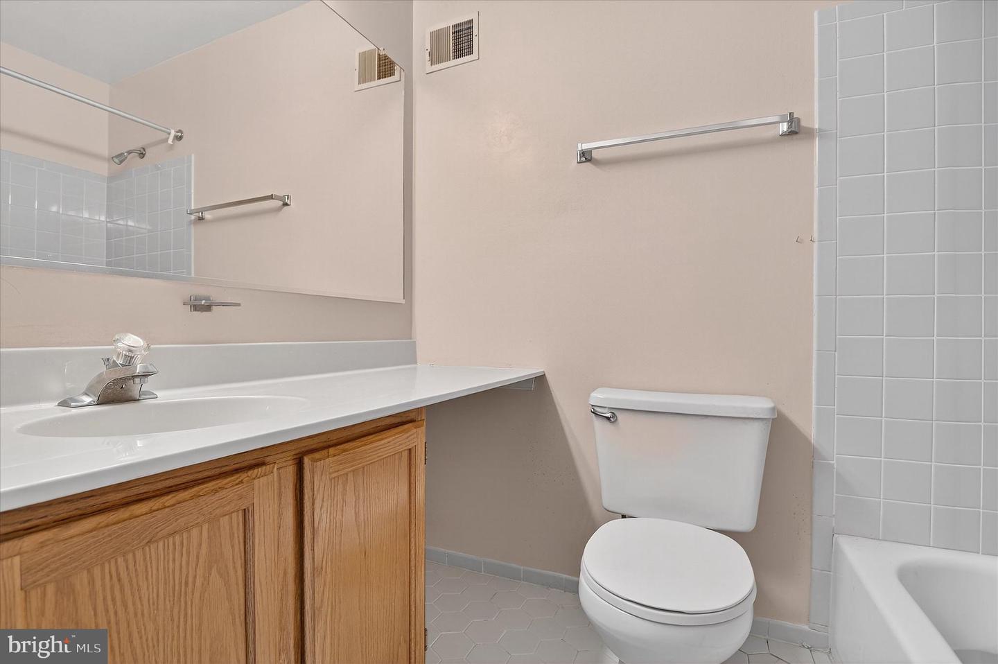 6004 KEBLE DR, ALEXANDRIA, Virginia 22315, 3 Bedrooms Bedrooms, 7 Rooms Rooms,2 BathroomsBathrooms,Residential,For sale,6004 KEBLE DR,VAFX2275848 MLS # VAFX2275848 6004 KEBLE DR, ALEXANDRIA, Virginia 22315, 3 Bedrooms Bedrooms, 7 Rooms Rooms,2 BathroomsBathrooms,Residential,For sale,6004 KEBLE DR,VAFX2275848 MLS # VAFX2275848