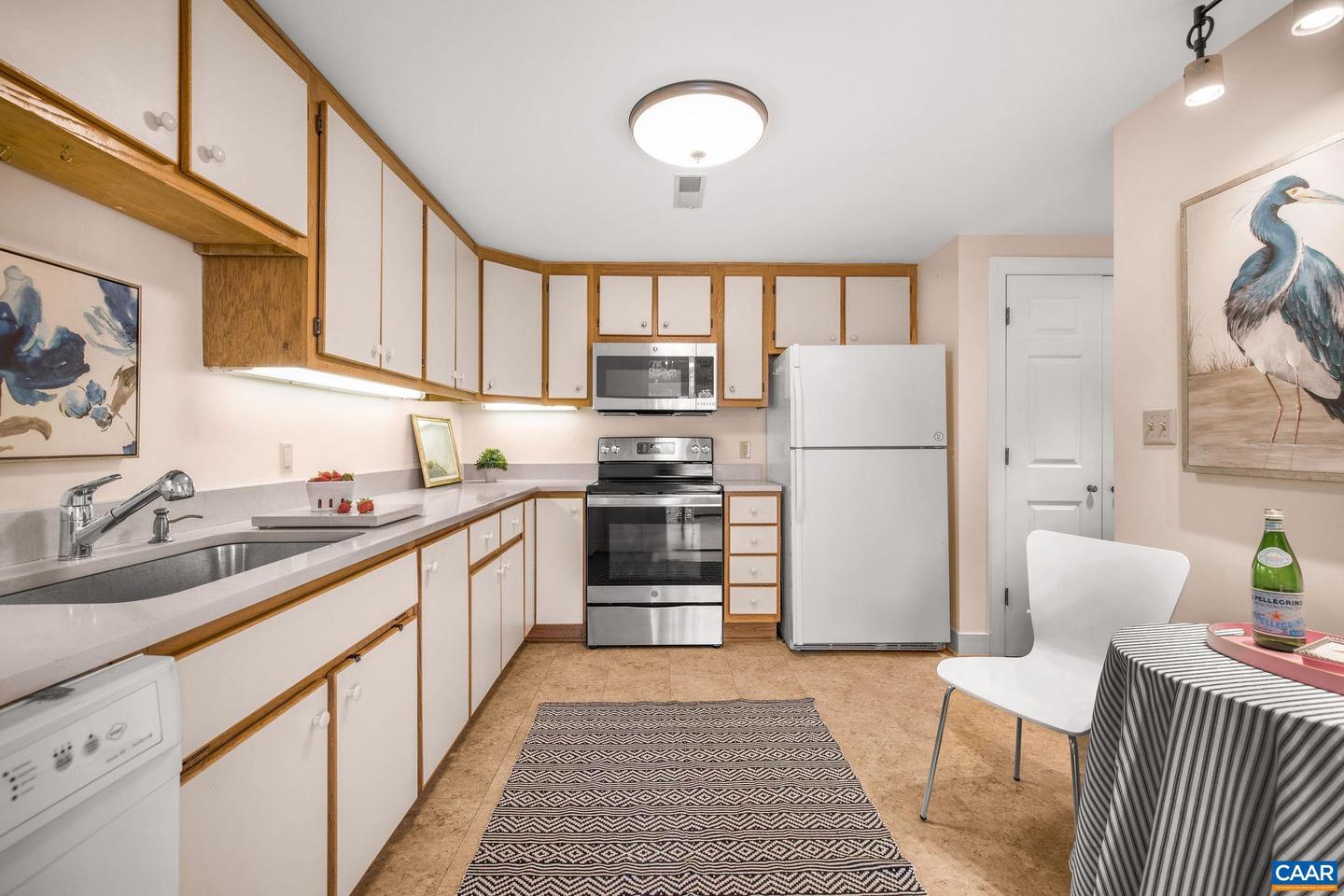 237 EAST JEFFERSON ST, CHARLOTTESVILLE, Virginia 22902, 2 Bedrooms Bedrooms, ,2 BathroomsBathrooms,Residential,For sale,237 EAST JEFFERSON ST,670356 MLS # 670356 237 EAST JEFFERSON ST, CHARLOTTESVILLE, Virginia 22902, 2 Bedrooms Bedrooms, ,2 BathroomsBathrooms,Residential,For sale,237 EAST JEFFERSON ST,670356 MLS # 670356