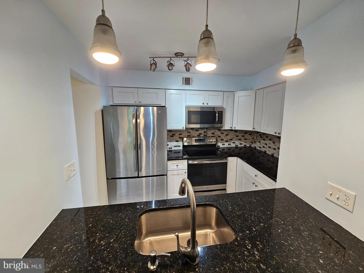 5809 ROYAL RIDGE DR #I, SPRINGFIELD, Virginia 22152, 2 Bedrooms Bedrooms, ,2 BathroomsBathrooms,Residential,For sale,5809 ROYAL RIDGE DR #I,VAFX2276142 MLS # VAFX2276142 5809 ROYAL RIDGE DR #I, SPRINGFIELD, Virginia 22152, 2 Bedrooms Bedrooms, ,2 BathroomsBathrooms,Residential,For sale,5809 ROYAL RIDGE DR #I,VAFX2276142 MLS # VAFX2276142