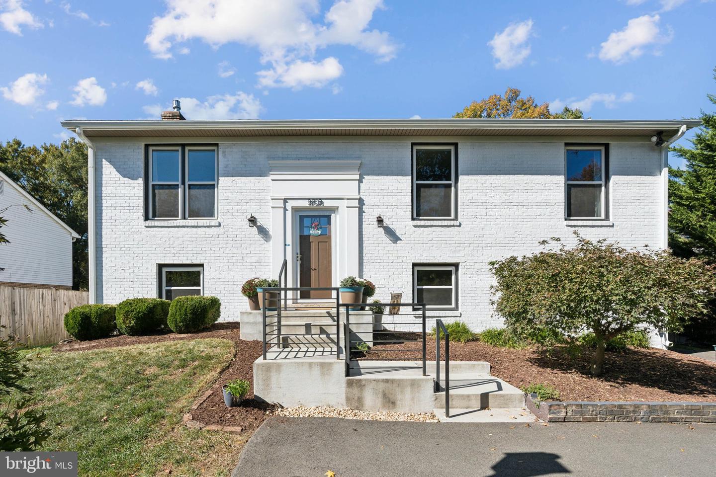 8518 RIVERSIDE RD, ALEXANDRIA, Virginia 22308, 4 Bedrooms Bedrooms, ,3 BathroomsBathrooms,Residential,For sale,8518 RIVERSIDE RD,VAFX2276146 MLS # VAFX2276146