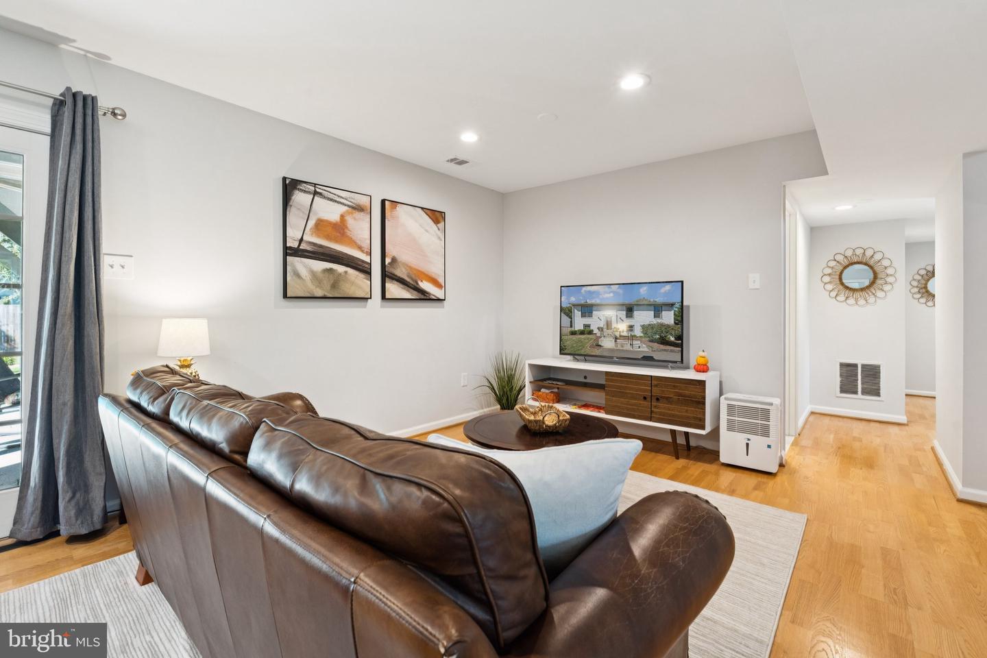 8518 RIVERSIDE RD, ALEXANDRIA, Virginia 22308, 4 Bedrooms Bedrooms, ,3 BathroomsBathrooms,Residential,For sale,8518 RIVERSIDE RD,VAFX2276146 MLS # VAFX2276146