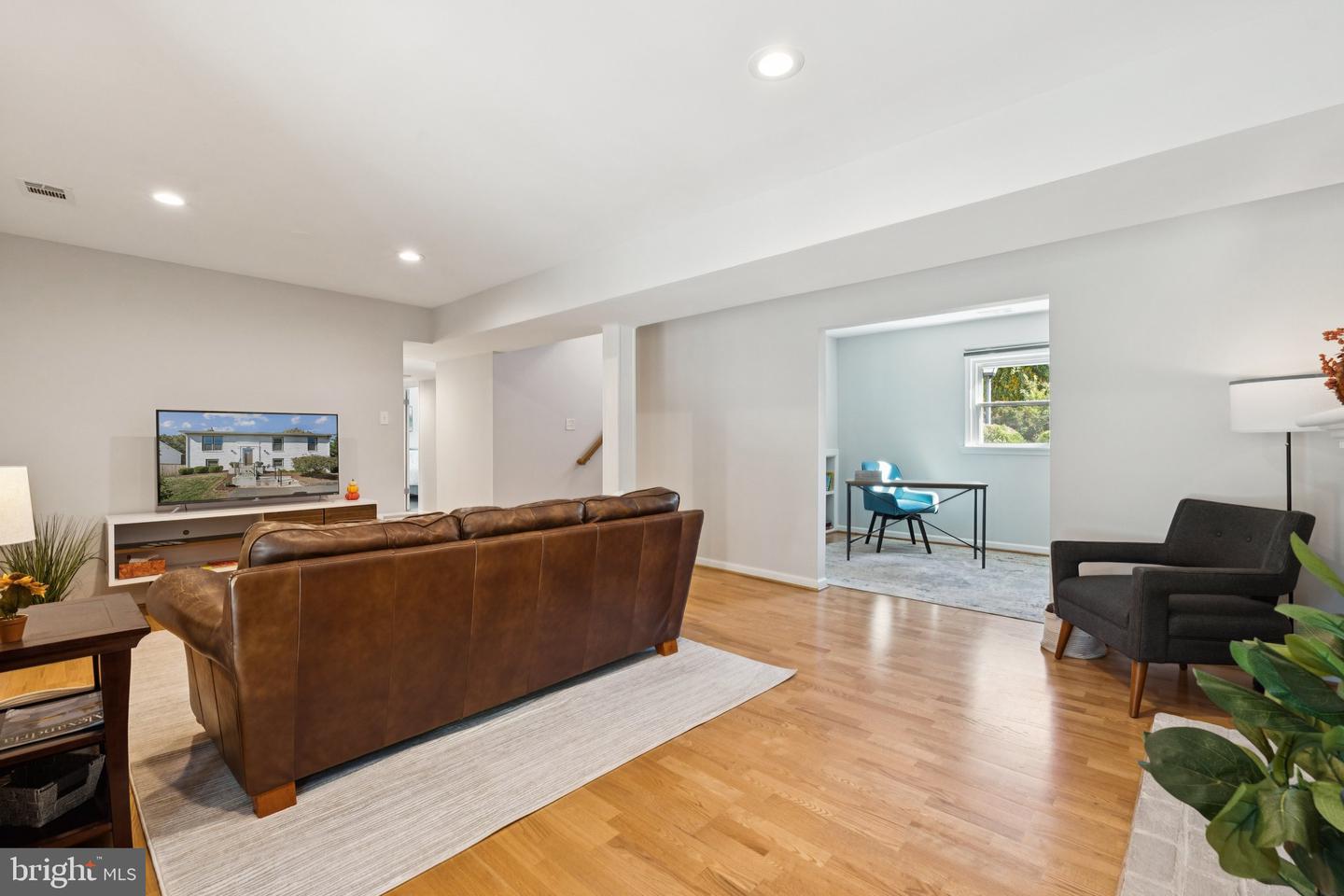 8518 RIVERSIDE RD, ALEXANDRIA, Virginia 22308, 4 Bedrooms Bedrooms, ,3 BathroomsBathrooms,Residential,For sale,8518 RIVERSIDE RD,VAFX2276146 MLS # VAFX2276146