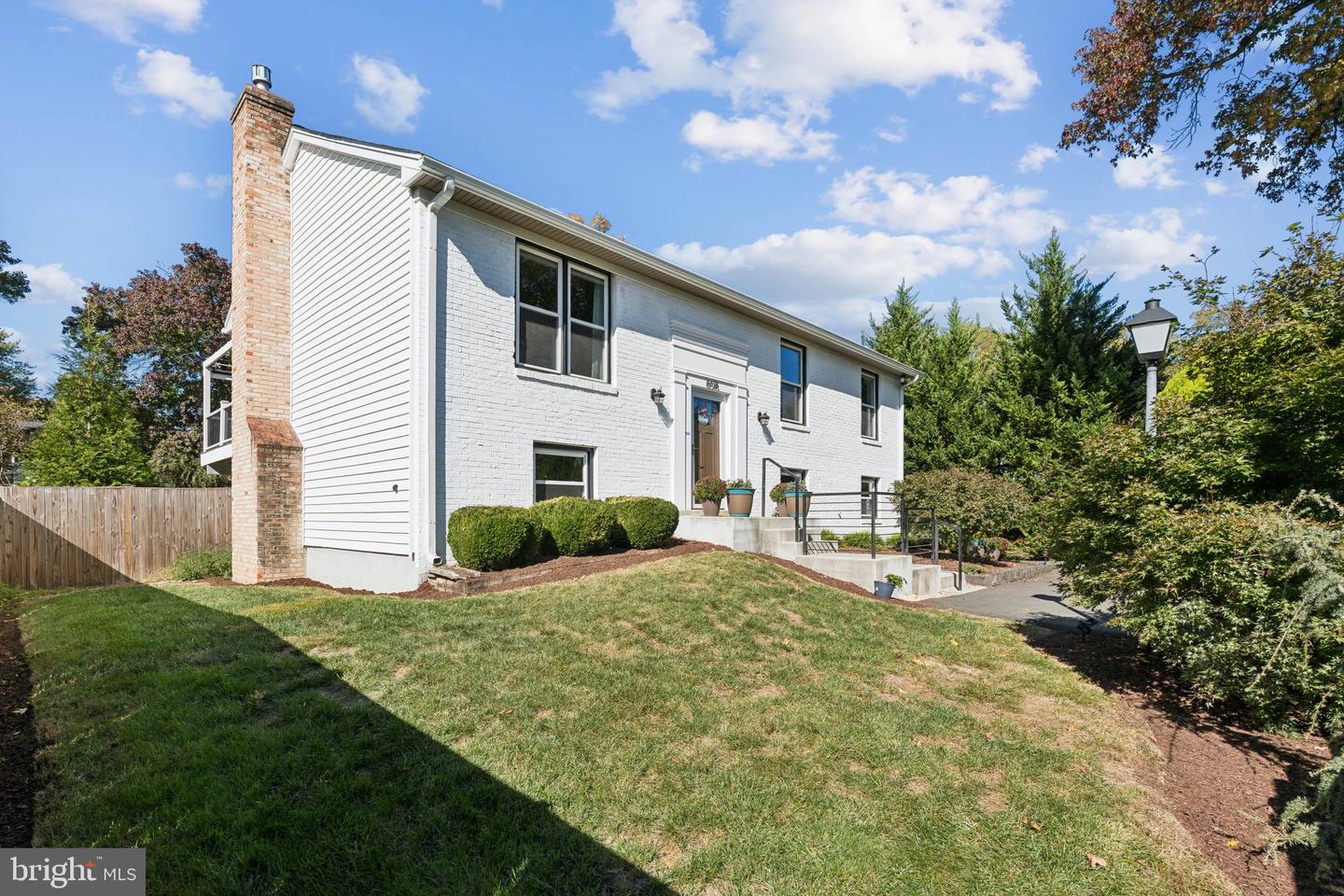 8518 RIVERSIDE RD, ALEXANDRIA, Virginia 22308, 4 Bedrooms Bedrooms, ,3 BathroomsBathrooms,Residential,For sale,8518 RIVERSIDE RD,VAFX2276146 MLS # VAFX2276146