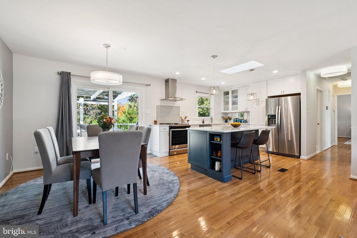 8518 RIVERSIDE RD, ALEXANDRIA, Virginia 22308, 4 Bedrooms Bedrooms, ,3 BathroomsBathrooms,Residential,For sale,8518 RIVERSIDE RD,VAFX2276146 MLS # VAFX2276146