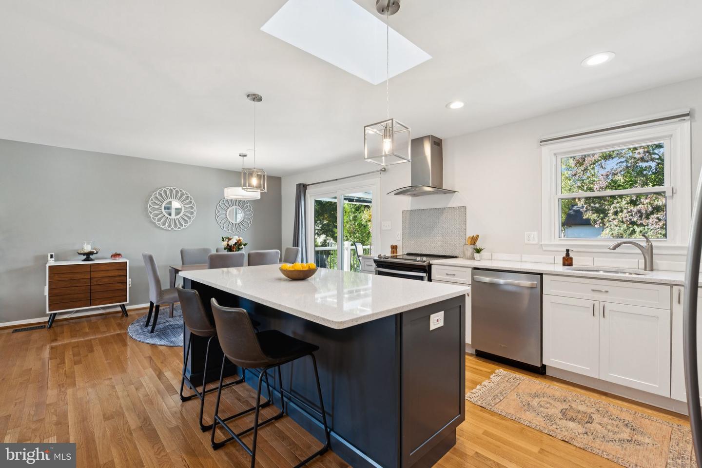 8518 RIVERSIDE RD, ALEXANDRIA, Virginia 22308, 4 Bedrooms Bedrooms, ,3 BathroomsBathrooms,Residential,For sale,8518 RIVERSIDE RD,VAFX2276146 MLS # VAFX2276146