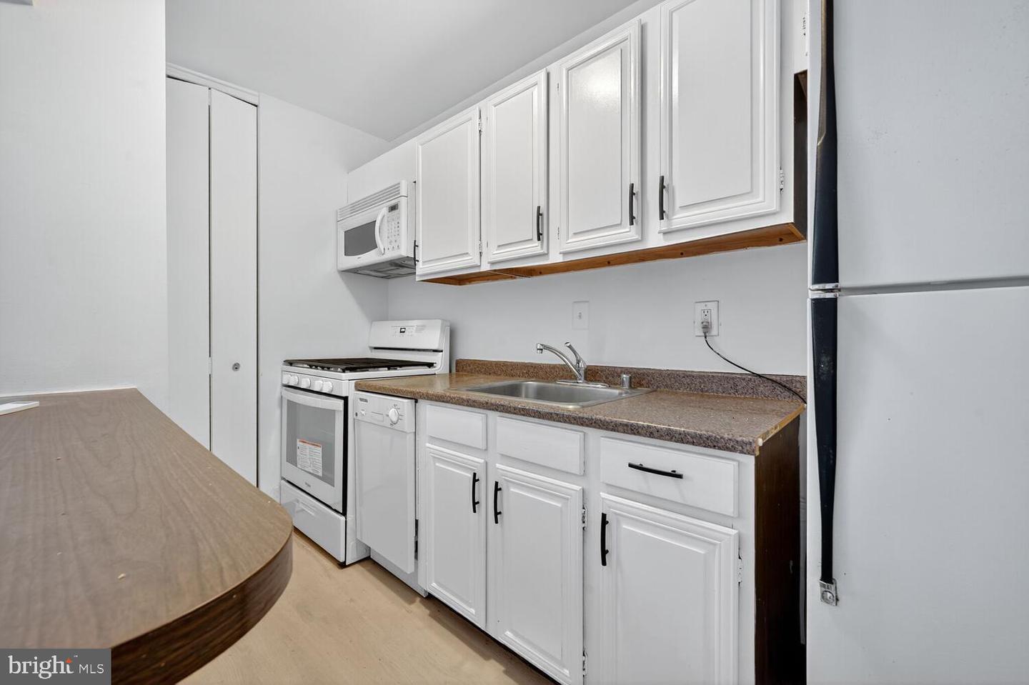 1260 NW 21ST ST NW #210, WASHINGTON, District Of Columbia 20036, 1 Room Rooms,1 BathroomBathrooms,Residential,For sale,1260 NW 21ST ST NW #210,DCDC2228630 MLS # DCDC2228630 1260 NW 21ST ST NW #210, WASHINGTON, District Of Columbia 20036, 1 Room Rooms,1 BathroomBathrooms,Residential,For sale,1260 NW 21ST ST NW #210,DCDC2228630 MLS # DCDC2228630
