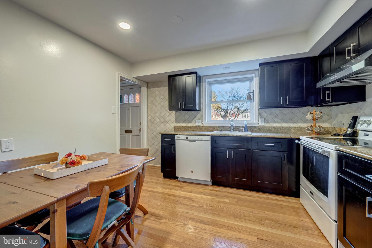 7779 TIVERTON DR, SPRINGFIELD, Virginia 22152, 3 Bedrooms Bedrooms, ,2 BathroomsBathrooms,Residential,For sale,7779 TIVERTON DR,VAFX2276014 MLS # VAFX2276014 7779 TIVERTON DR, SPRINGFIELD, Virginia 22152, 3 Bedrooms Bedrooms, ,2 BathroomsBathrooms,Residential,For sale,7779 TIVERTON DR,VAFX2276014 MLS # VAFX2276014