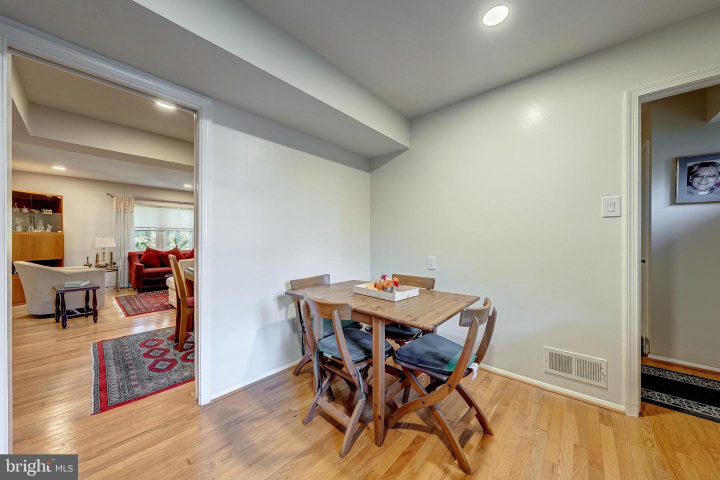 7779 TIVERTON DR, SPRINGFIELD, Virginia 22152, 3 Bedrooms Bedrooms, ,2 BathroomsBathrooms,Residential,For sale,7779 TIVERTON DR,VAFX2276014 MLS # VAFX2276014 7779 TIVERTON DR, SPRINGFIELD, Virginia 22152, 3 Bedrooms Bedrooms, ,2 BathroomsBathrooms,Residential,For sale,7779 TIVERTON DR,VAFX2276014 MLS # VAFX2276014