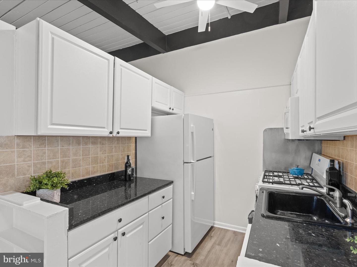 4211 AMERICANA DR #202, ANNANDALE, Virginia 22003, 1 Bedroom Bedrooms, 4 Rooms Rooms,1 BathroomBathrooms,Residential,For sale,4211 AMERICANA DR #202,VAFX2276022 MLS # VAFX2276022 4211 AMERICANA DR #202, ANNANDALE, Virginia 22003, 1 Bedroom Bedrooms, 4 Rooms Rooms,1 BathroomBathrooms,Residential,For sale,4211 AMERICANA DR #202,VAFX2276022 MLS # VAFX2276022