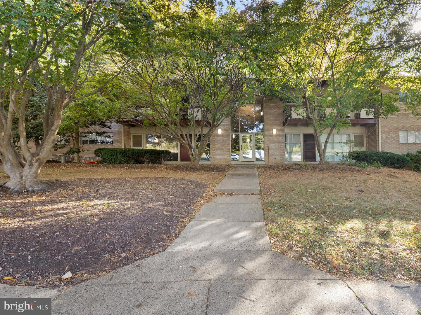 4211 AMERICANA DR #202, ANNANDALE, Virginia 22003, 1 Bedroom Bedrooms, 4 Rooms Rooms,1 BathroomBathrooms,Residential,For sale,4211 AMERICANA DR #202,VAFX2276022 MLS # VAFX2276022 4211 AMERICANA DR #202, ANNANDALE, Virginia 22003, 1 Bedroom Bedrooms, 4 Rooms Rooms,1 BathroomBathrooms,Residential,For sale,4211 AMERICANA DR #202,VAFX2276022 MLS # VAFX2276022