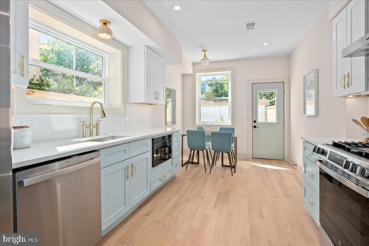 1421 DUNCAN ST NE, WASHINGTON, District Of Columbia 20002, 3 Bedrooms Bedrooms, ,2 BathroomsBathrooms,Residential,For sale,1421 DUNCAN ST NE,DCDC2228684 MLS # DCDC2228684 1421 DUNCAN ST NE, WASHINGTON, District Of Columbia 20002, 3 Bedrooms Bedrooms, ,2 BathroomsBathrooms,Residential,For sale,1421 DUNCAN ST NE,DCDC2228684 MLS # DCDC2228684