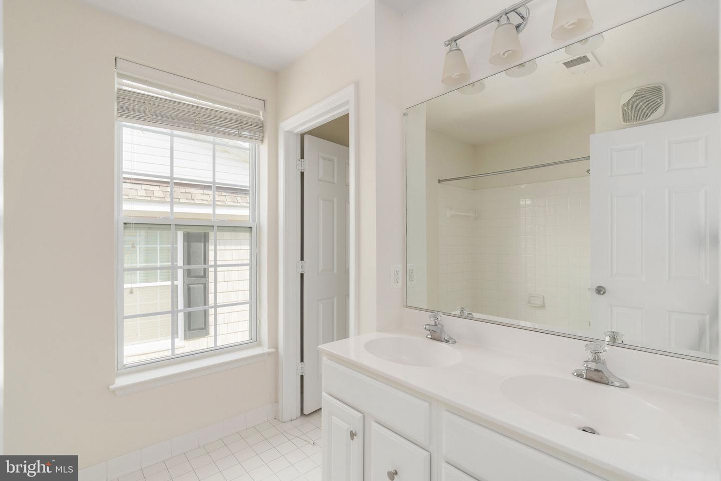 1825 CEDAR COVE WAY #201, WOODBRIDGE, Virginia 22191, 3 Bedrooms Bedrooms, ,2 BathroomsBathrooms,Residential,For sale,1825 CEDAR COVE WAY #201,VAPW2106668 MLS # VAPW2106668 1825 CEDAR COVE WAY #201, WOODBRIDGE, Virginia 22191, 3 Bedrooms Bedrooms, ,2 BathroomsBathrooms,Residential,For sale,1825 CEDAR COVE WAY #201,VAPW2106668 MLS # VAPW2106668