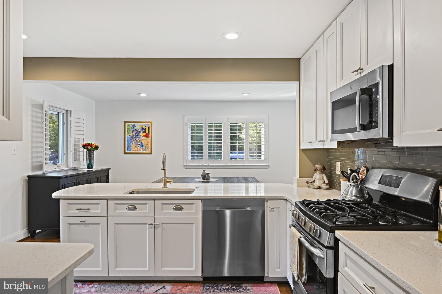 6602 JERRY PL, MCLEAN, Virginia 22101, 4 Bedrooms Bedrooms, ,3 BathroomsBathrooms,Residential,For sale,6602 JERRY PL,VAFX2276064 MLS # VAFX2276064 6602 JERRY PL, MCLEAN, Virginia 22101, 4 Bedrooms Bedrooms, ,3 BathroomsBathrooms,Residential,For sale,6602 JERRY PL,VAFX2276064 MLS # VAFX2276064